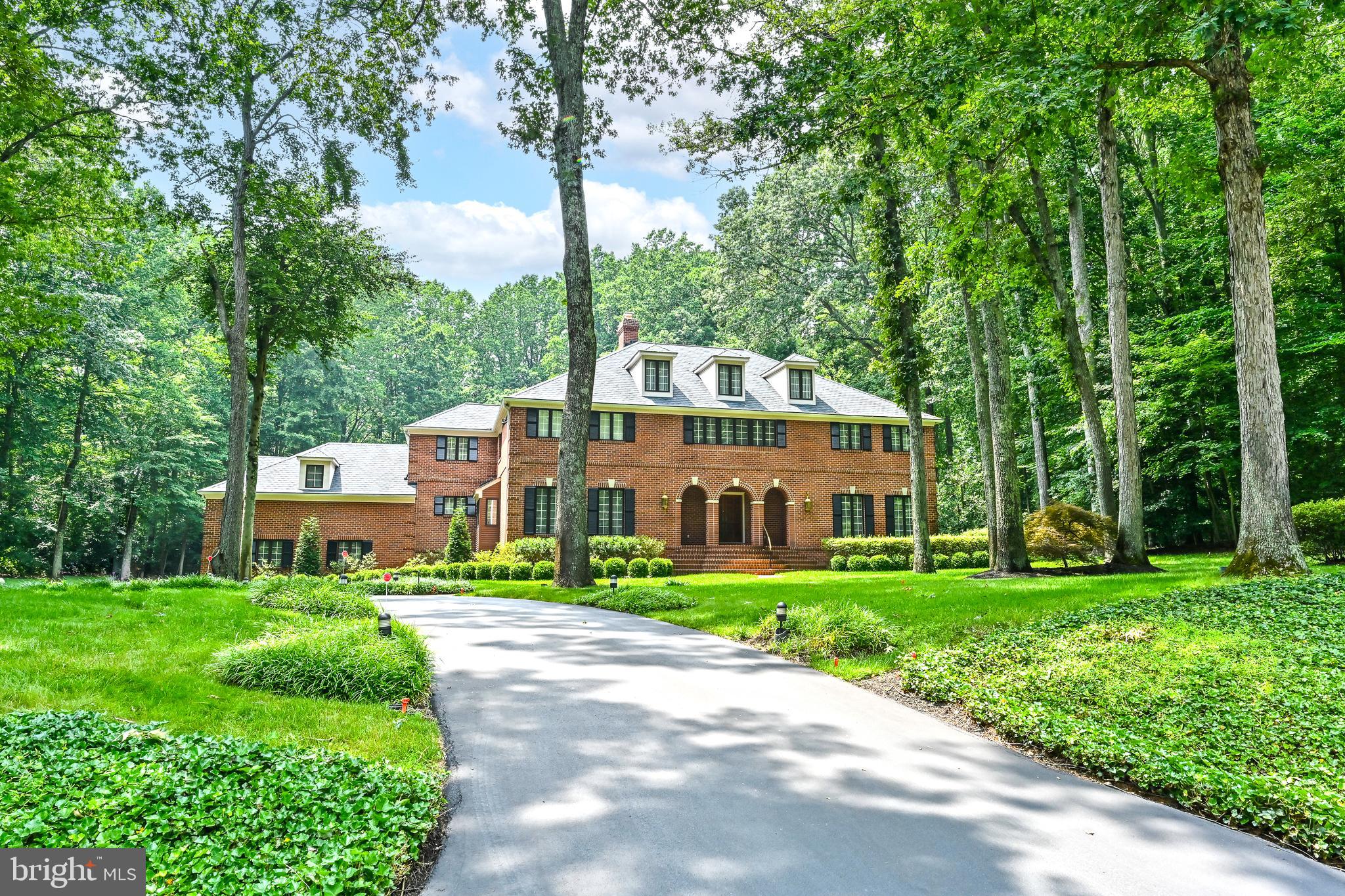 HUNTINGTON WOODS - Residential