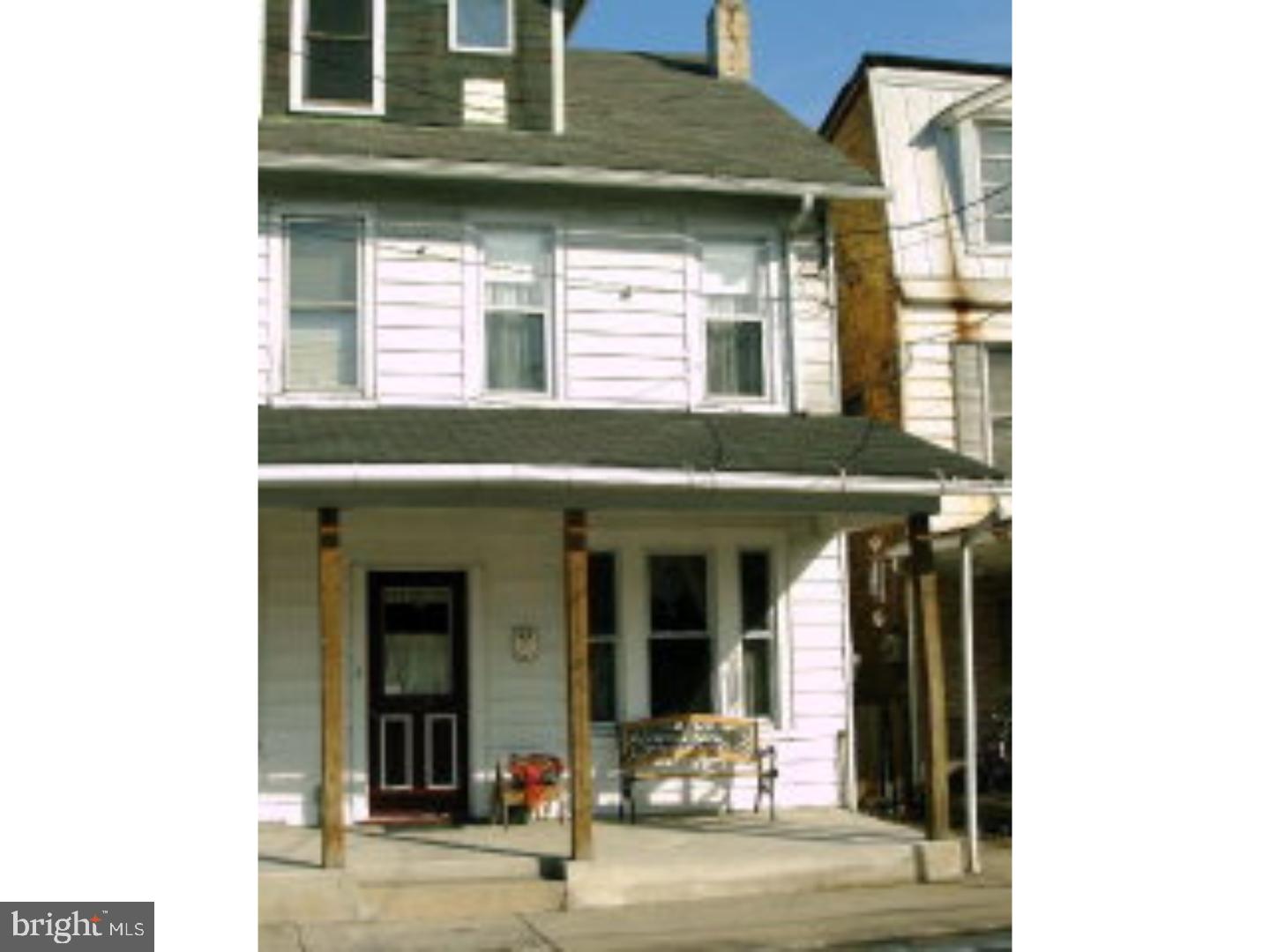 MOVE RIGHT IN. WELL KEPT HOME. SPACIOUS SEMI, POSSIBLE 4TH BEDROOM IN FINISHED ATTIC, REMODELED KITCHEN & DINING ROOM, FENCED YARD, POOL W/ DECK, COVERED PATIO, NEWER CARPET, SHARED ENTRY.   Mailing Address Continued: SCH HAVEN Color: WHITE Amp: 200