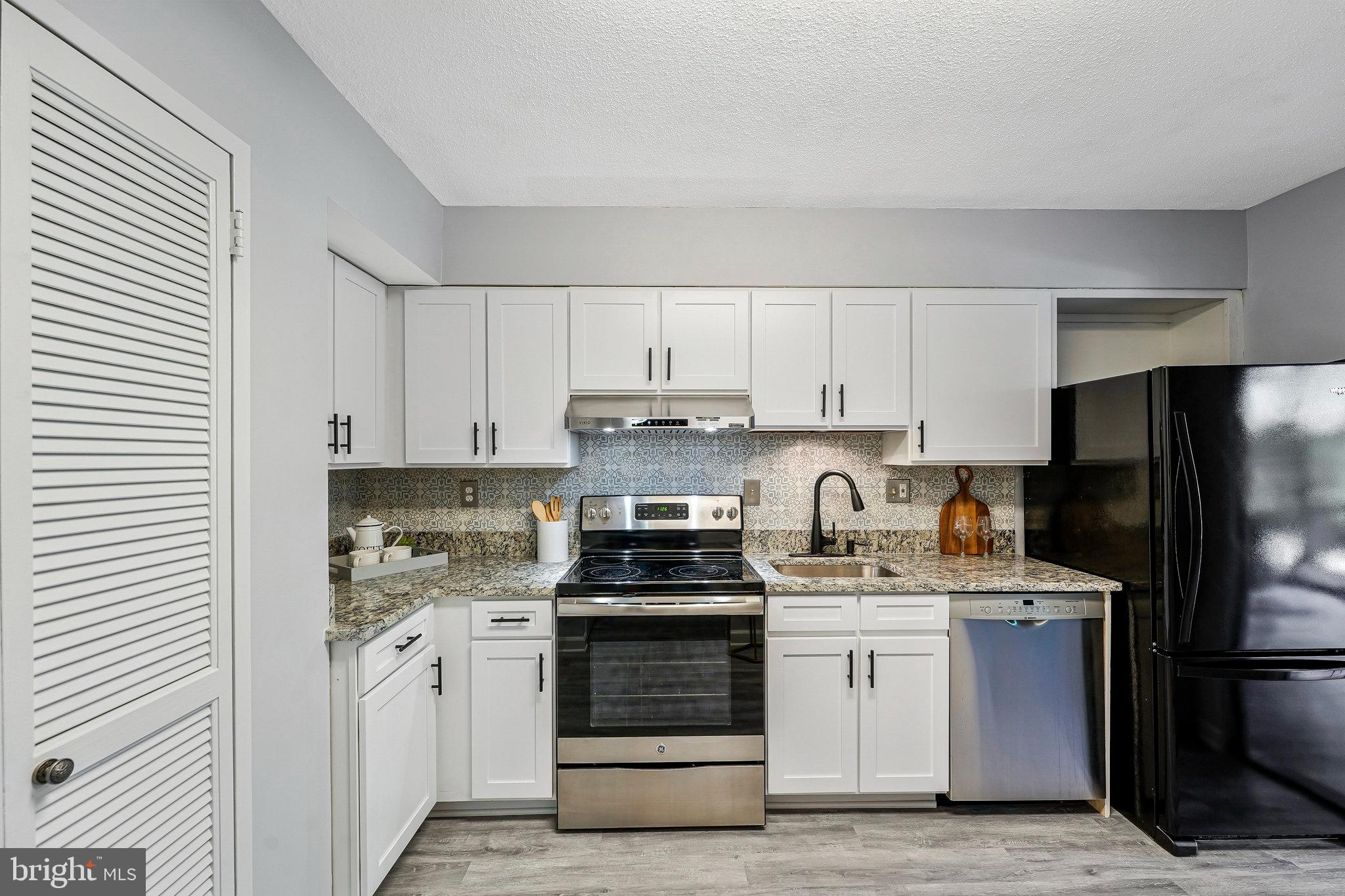 ENCORE OF MCLEAN - Residential