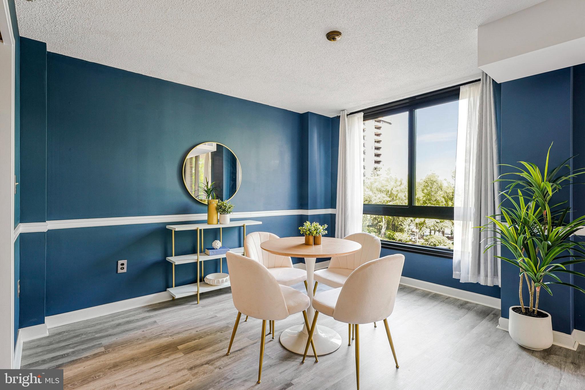 ENCORE OF MCLEAN - Residential