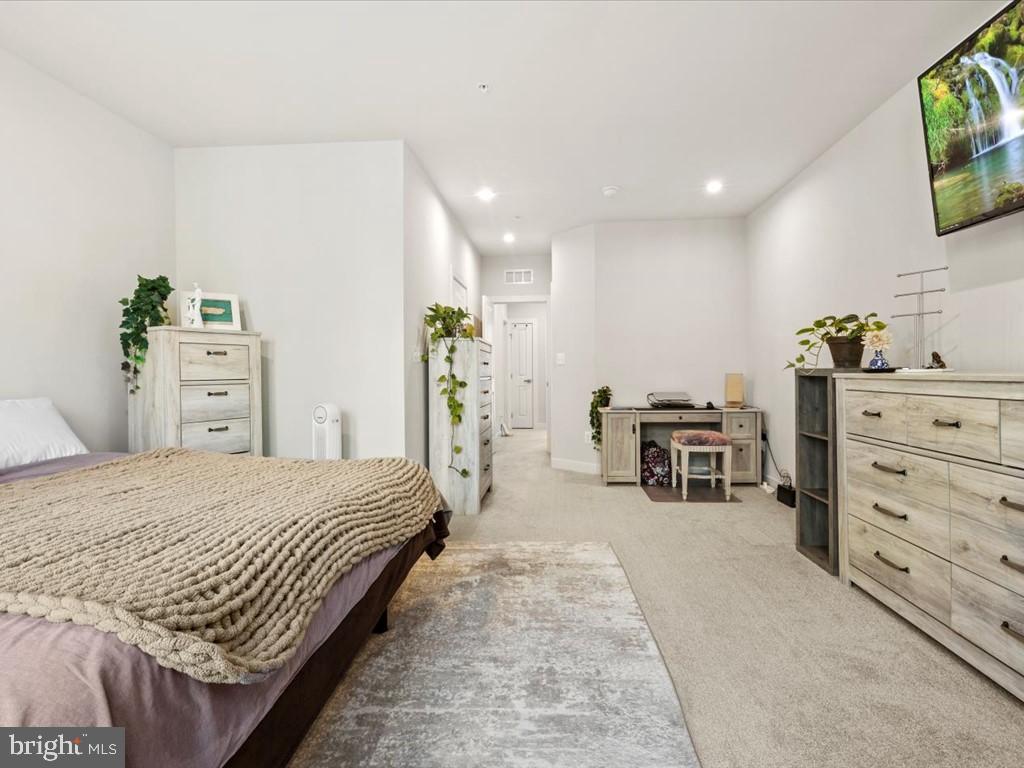 POTOMAC SHORES - Residential