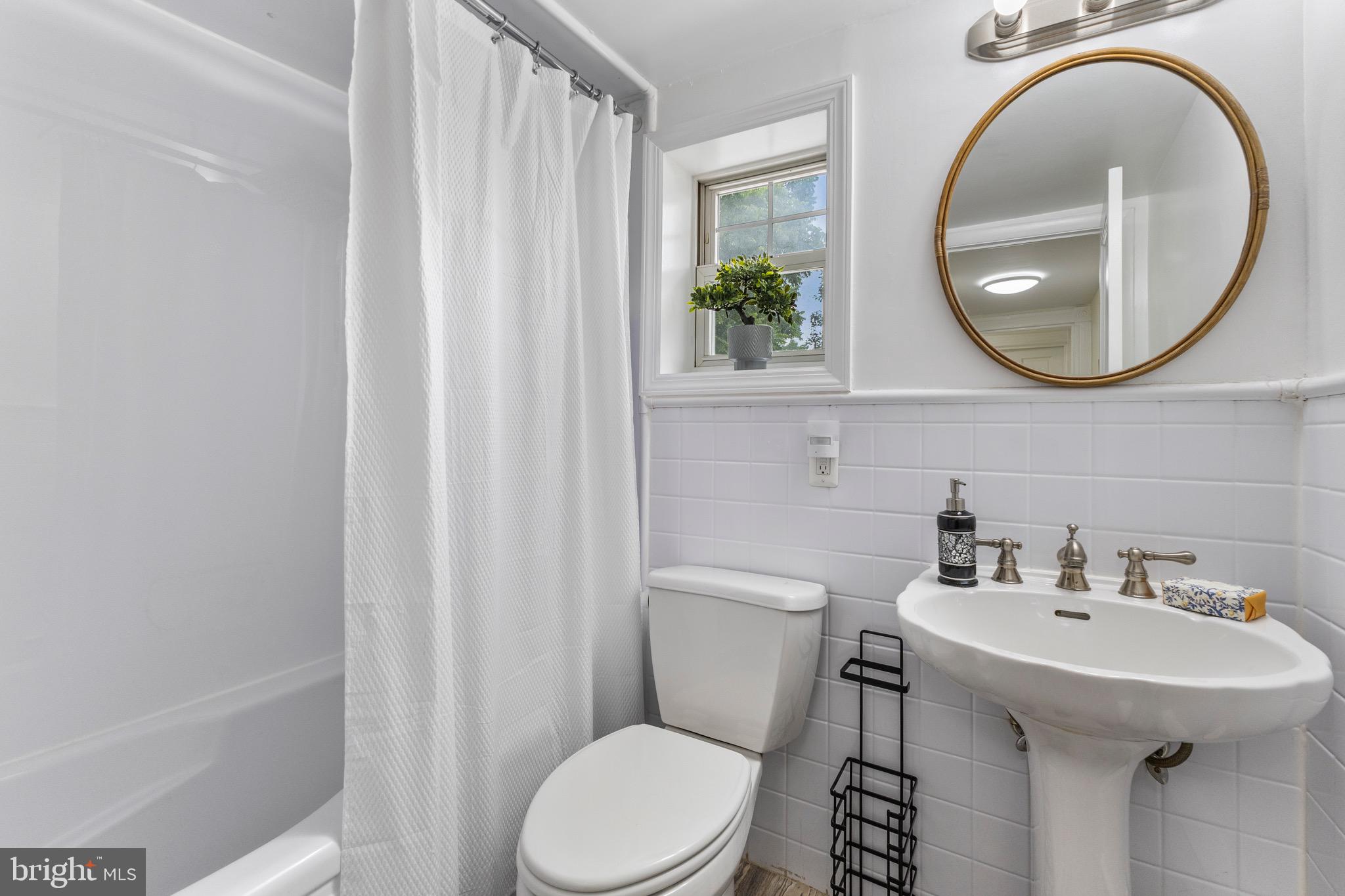 LAUREL - Residential