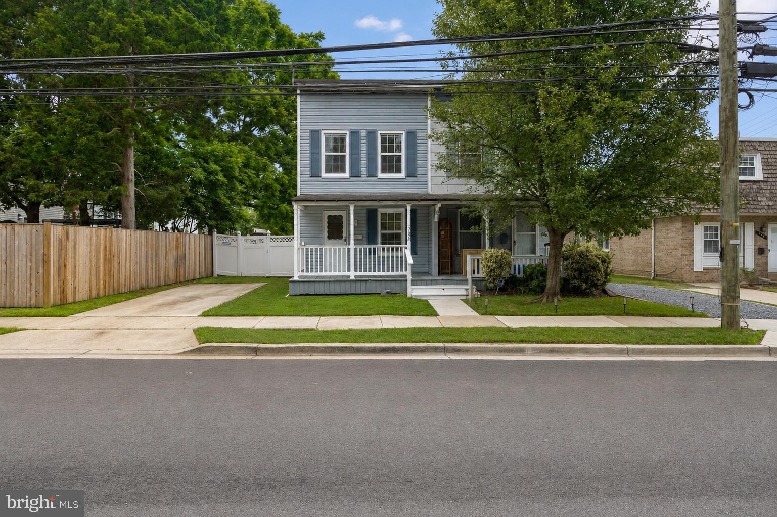 LAUREL - Residential