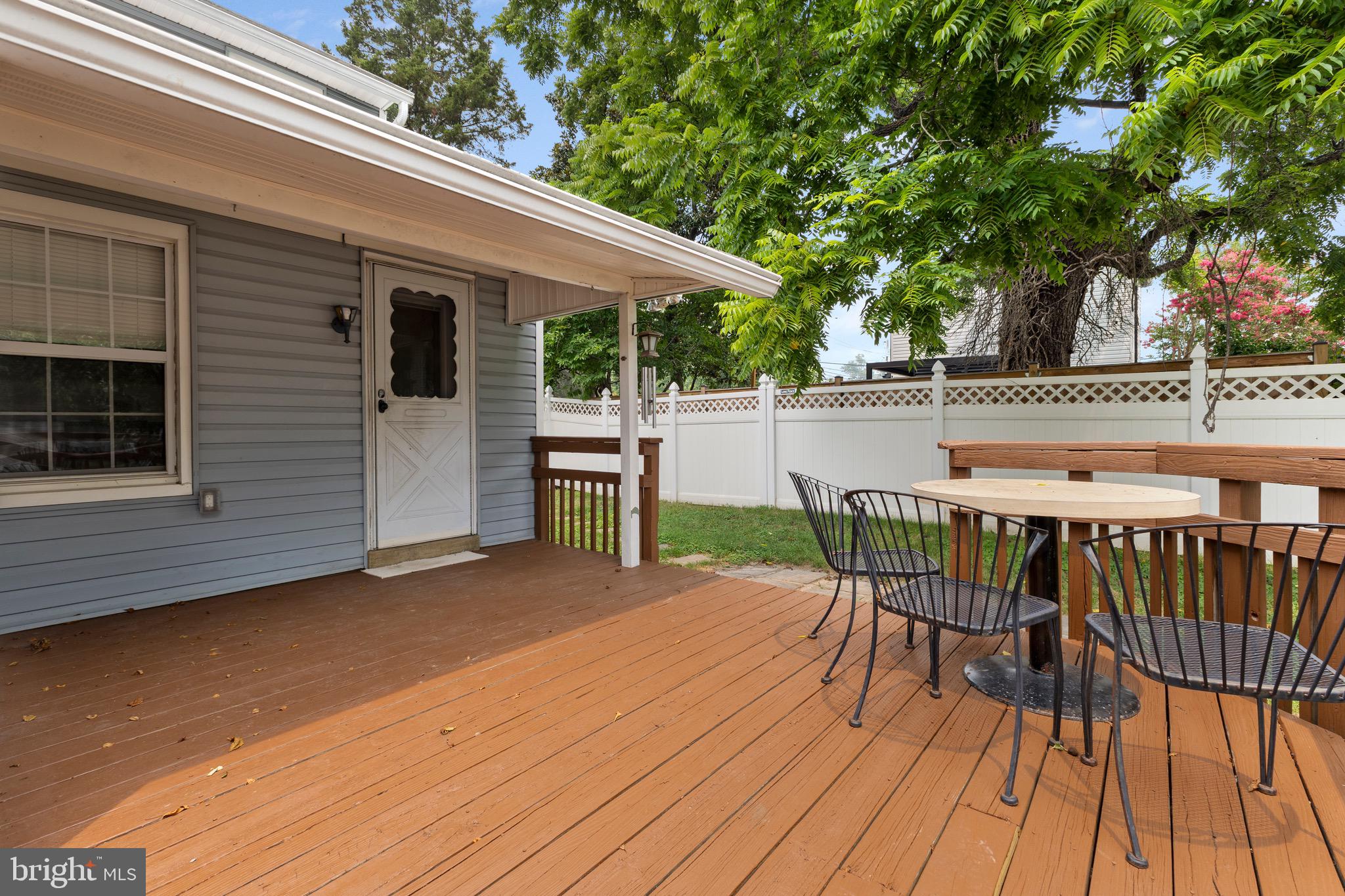 LAUREL - Residential