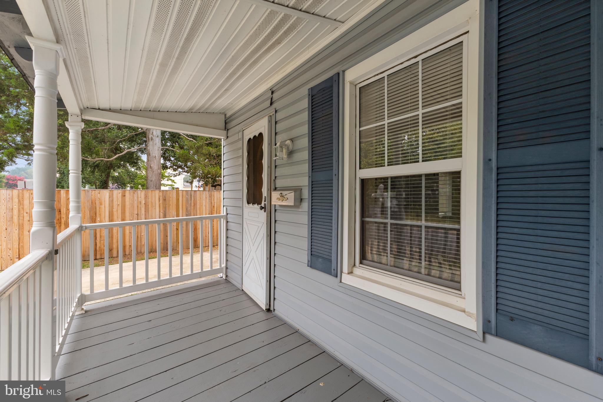 LAUREL - Residential