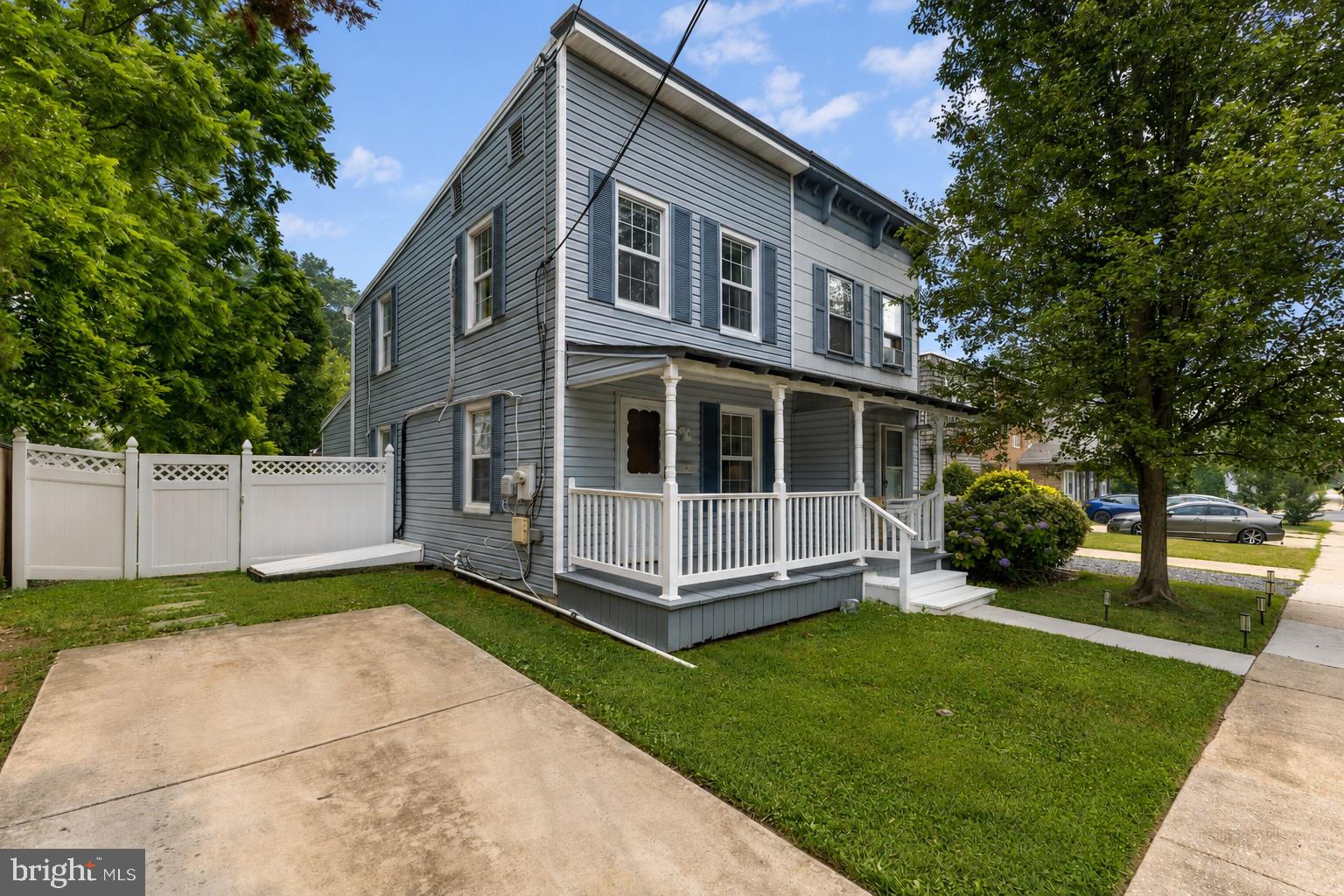 LAUREL - Residential