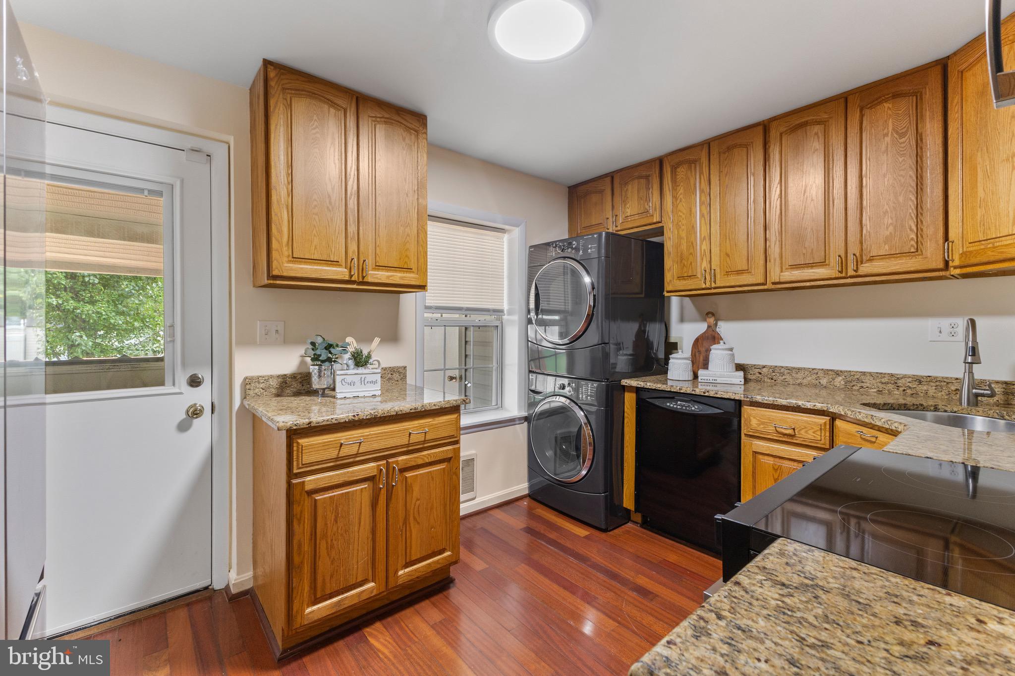 LAUREL - Residential