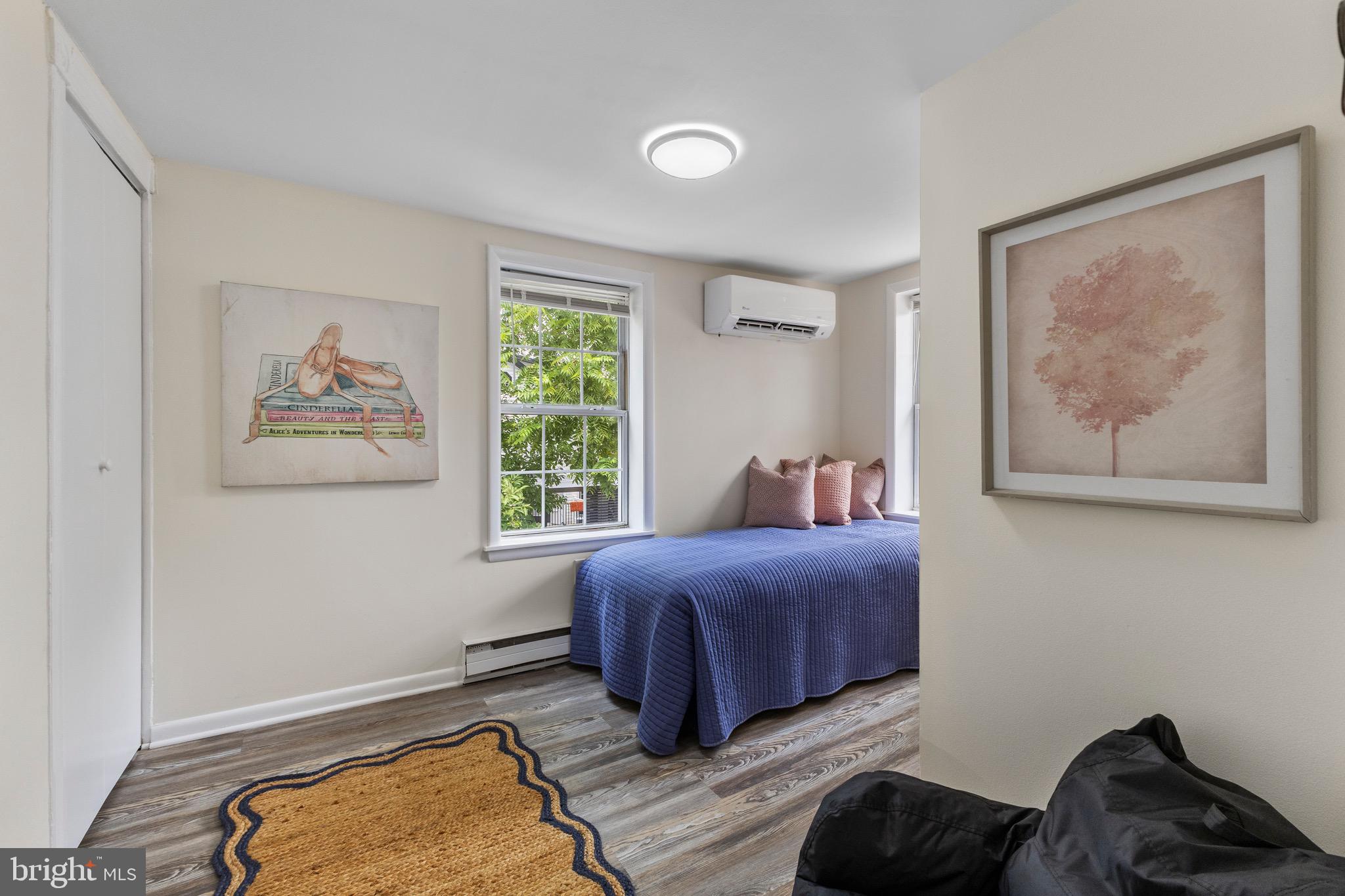 LAUREL - Residential