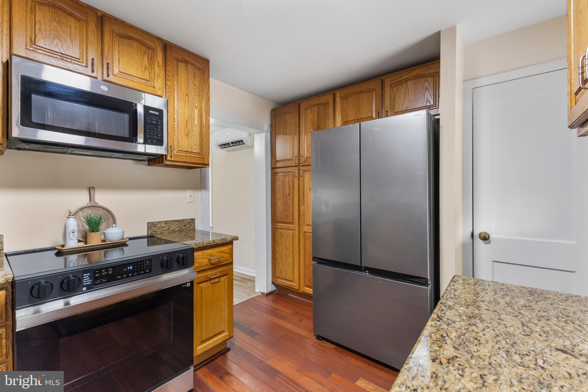 LAUREL - Residential