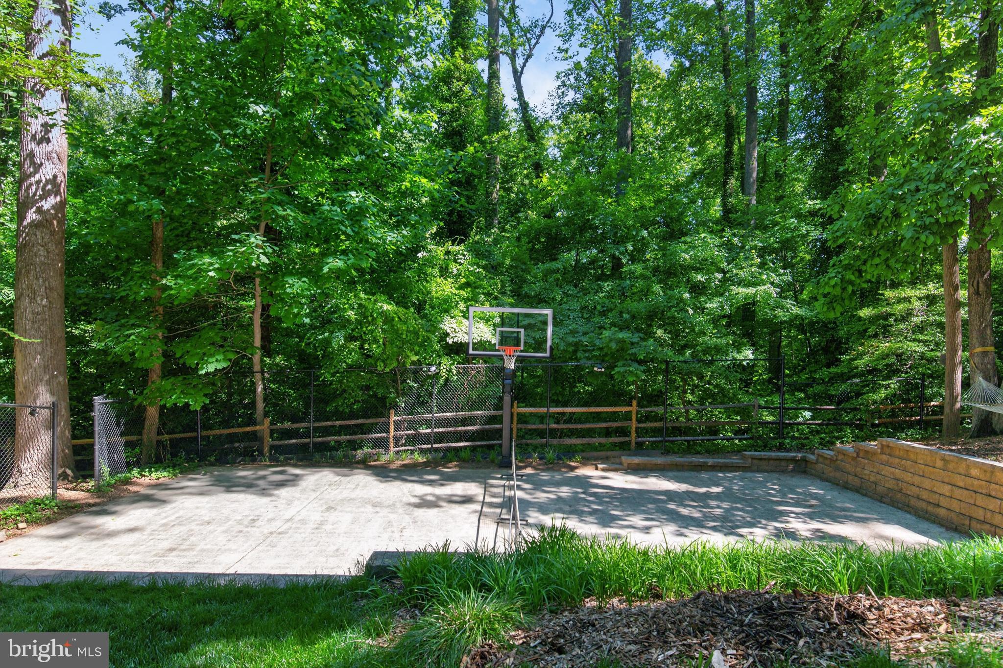 PENDENNIS MOUNT - Residential