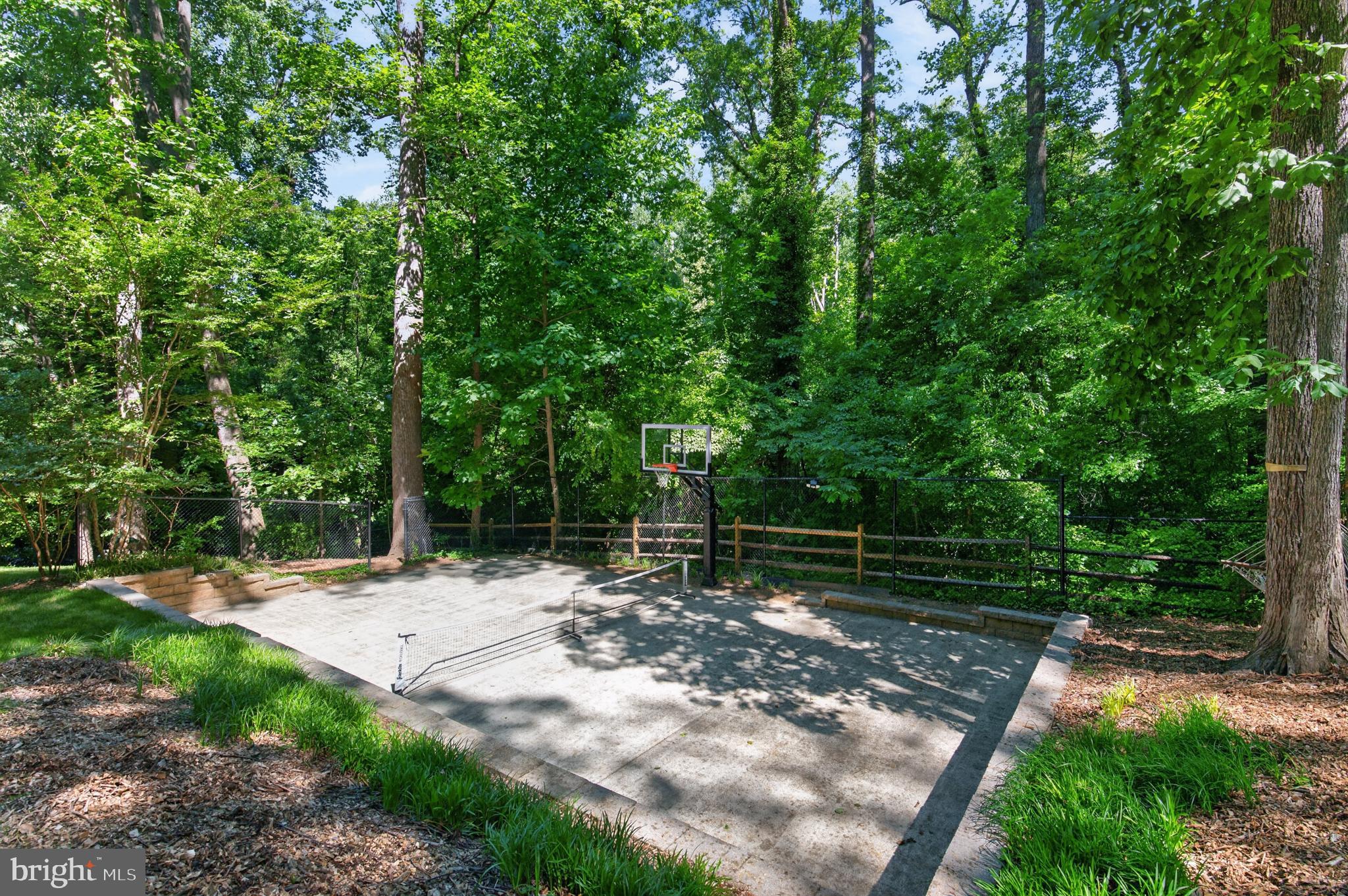 PENDENNIS MOUNT - Residential