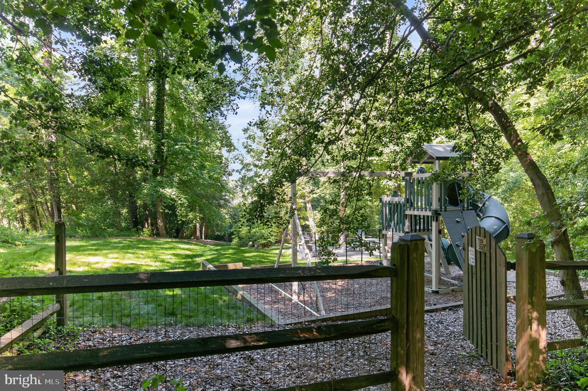 PENDENNIS MOUNT - Residential
