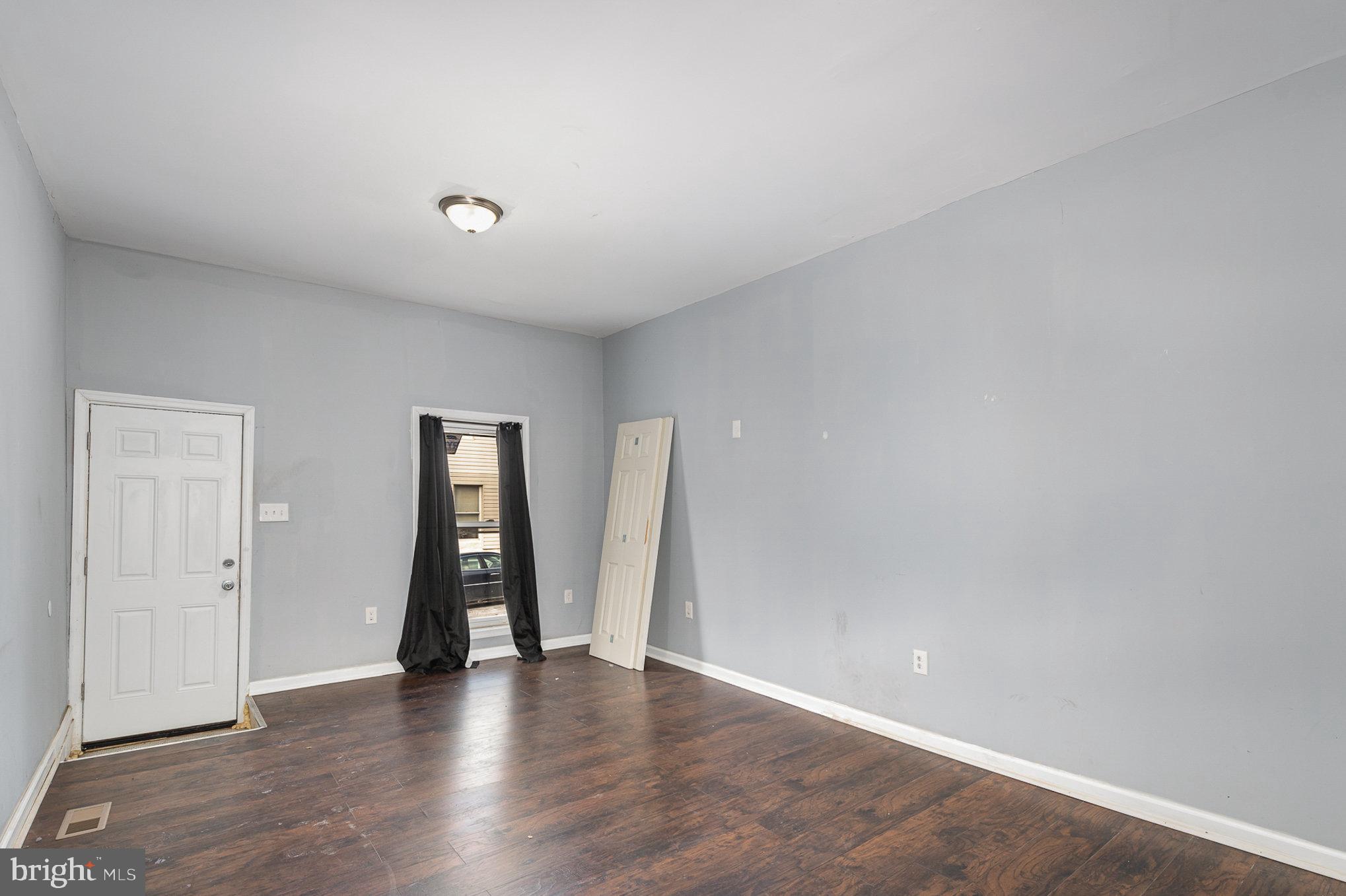 MILL HILL - Residential