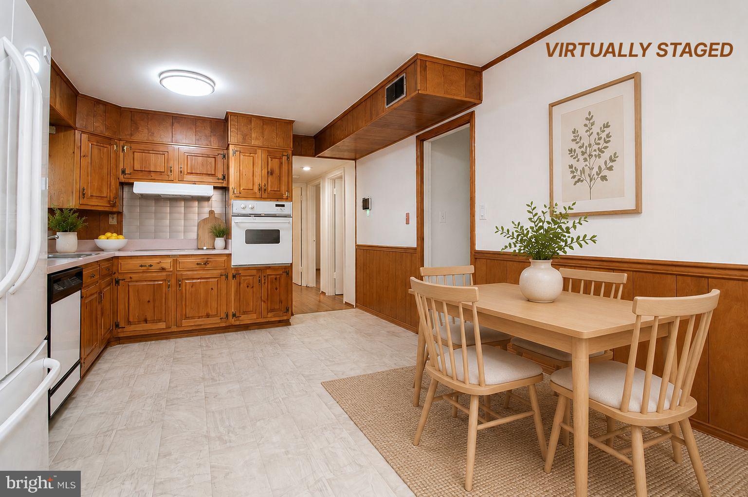 ROYAL VILLAGE - Residential