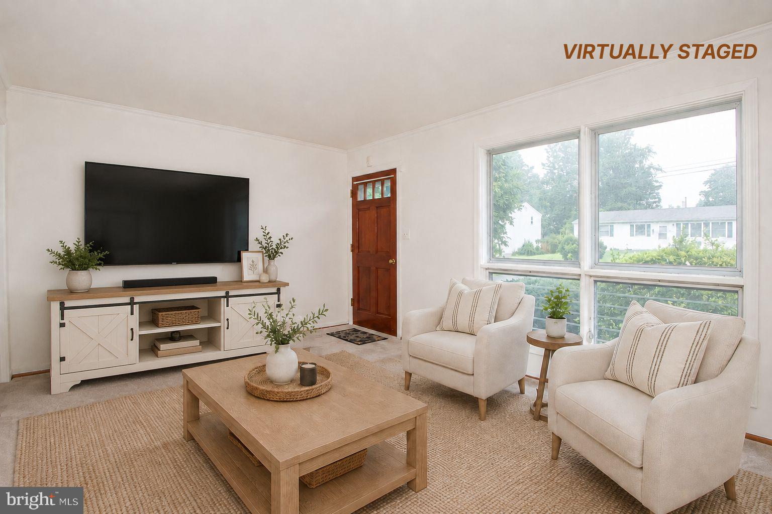 ROYAL VILLAGE - Residential