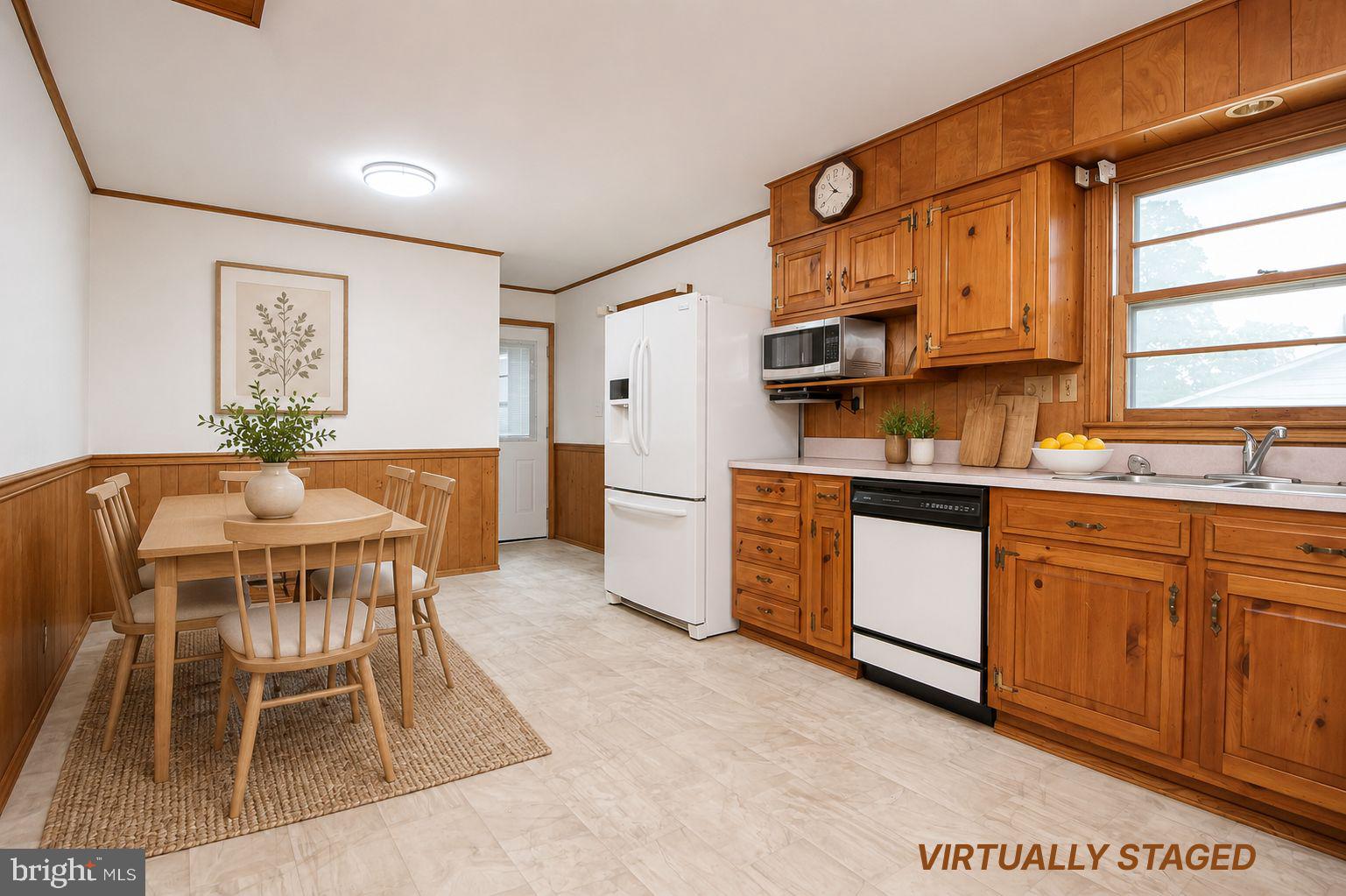 ROYAL VILLAGE - Residential
