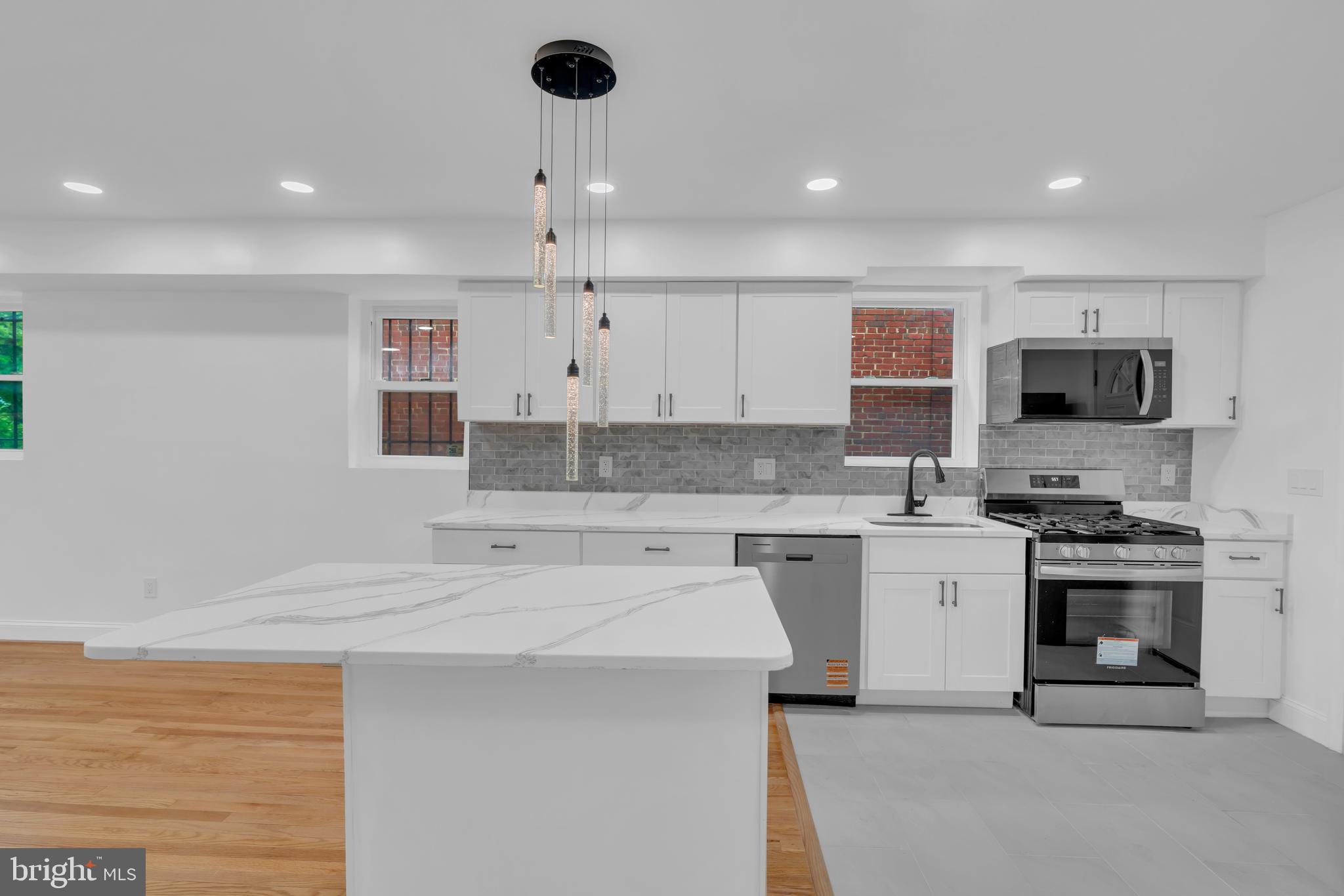 RIGGS PARK - Residential