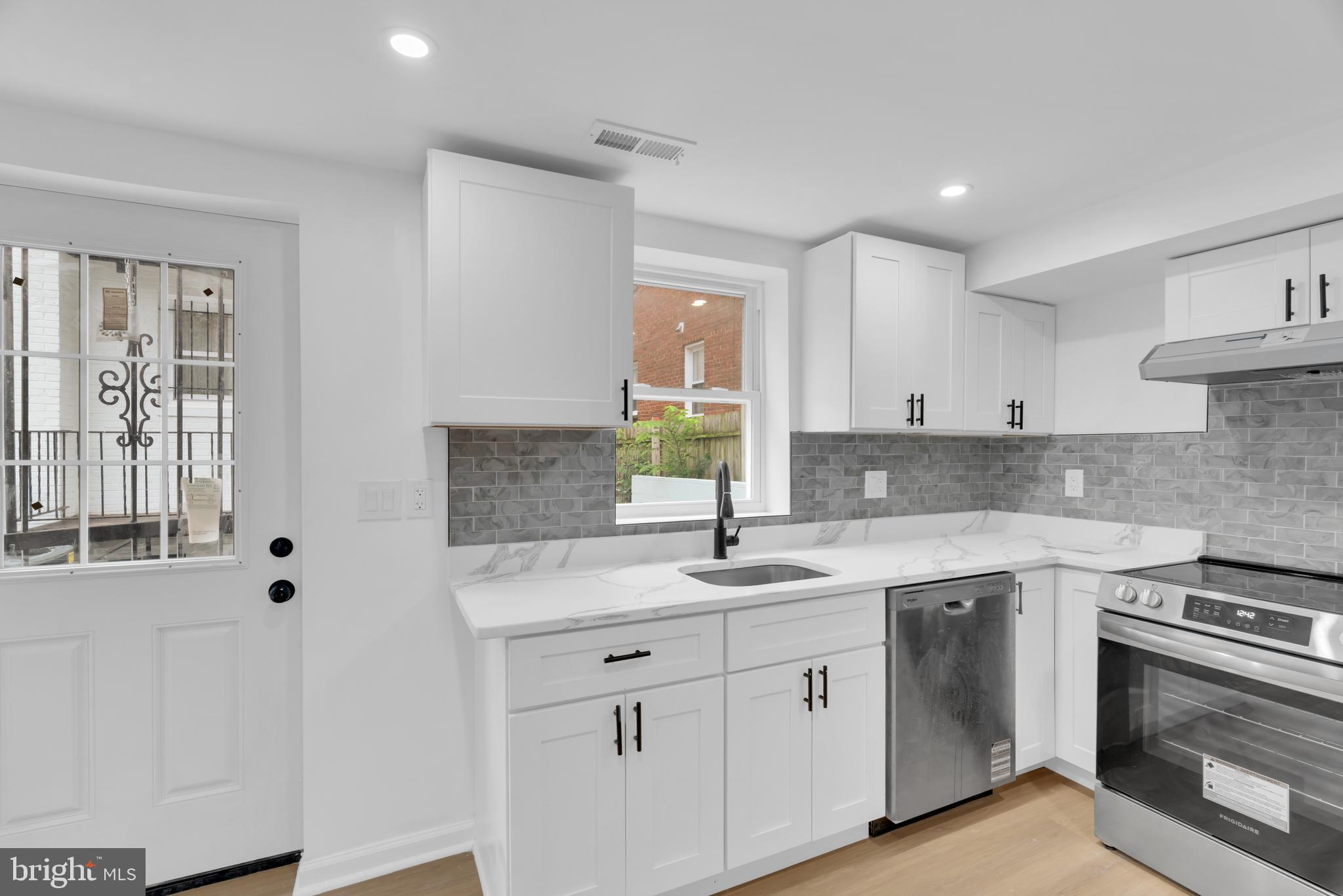 RIGGS PARK - Residential