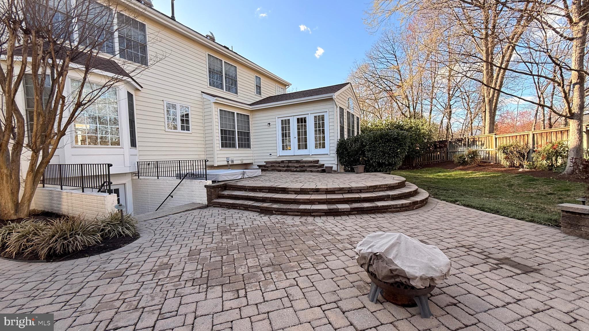 BROADLANDS - Residential