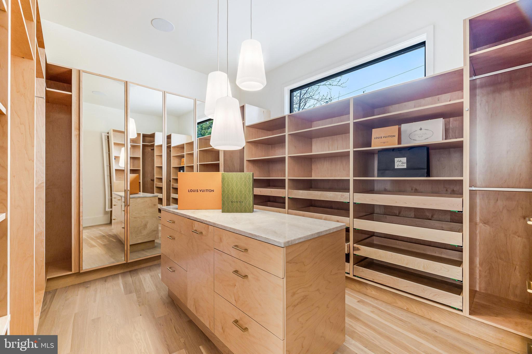 BELLEVUE FOREST - Residential