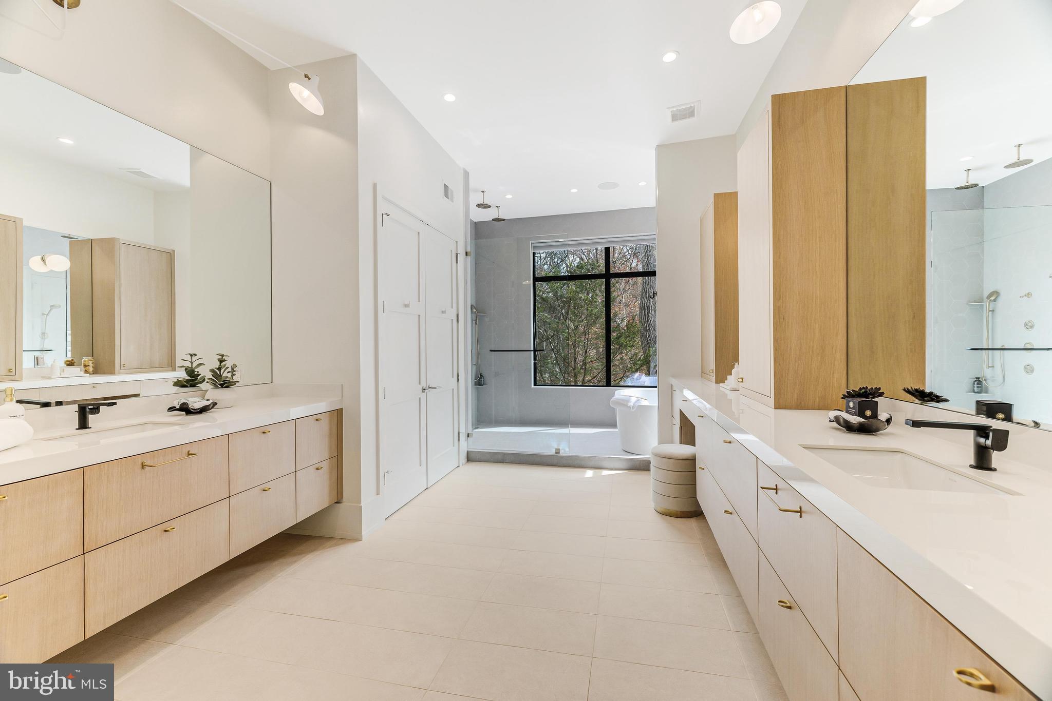 BELLEVUE FOREST - Residential