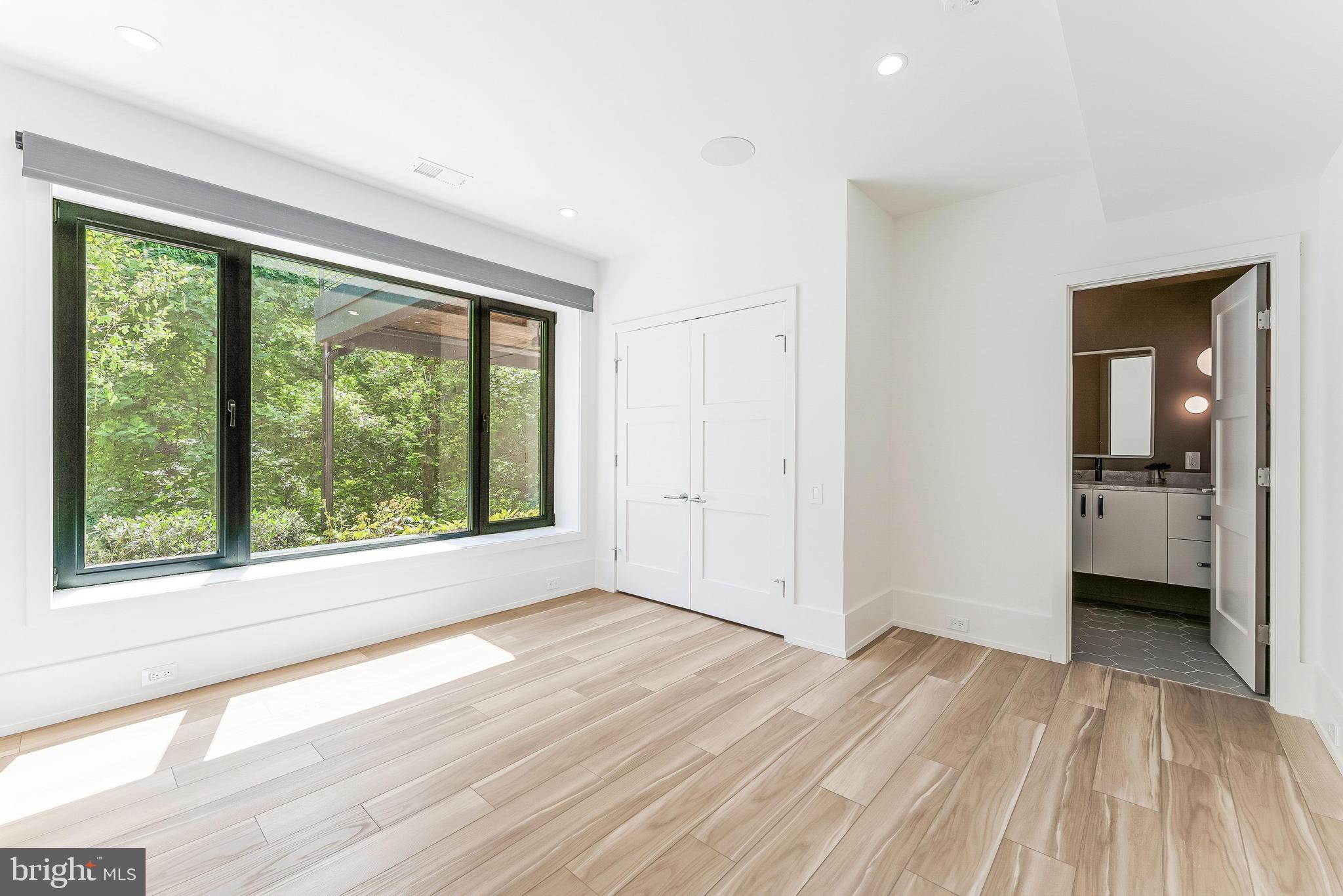 BELLEVUE FOREST - Residential