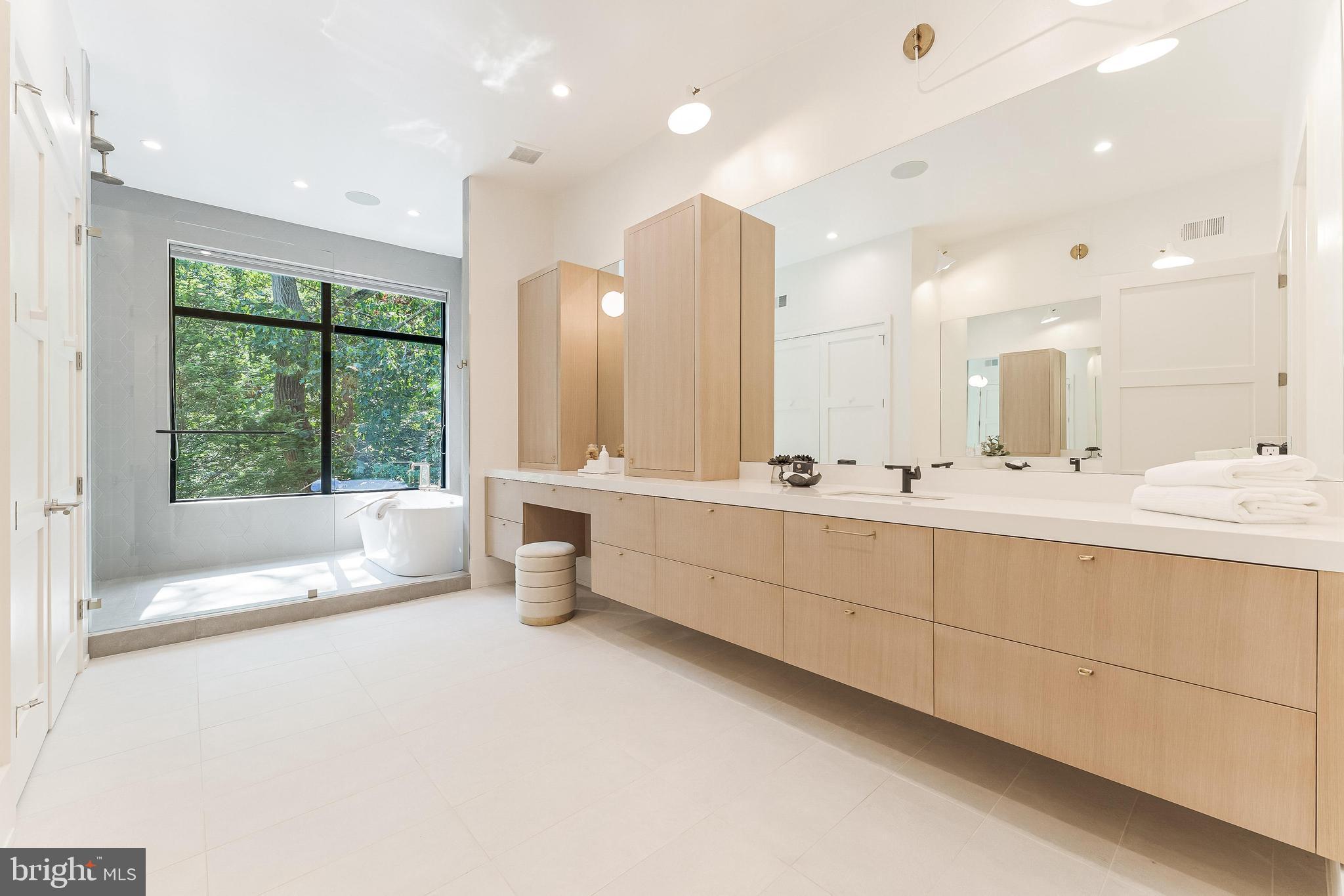 BELLEVUE FOREST - Residential