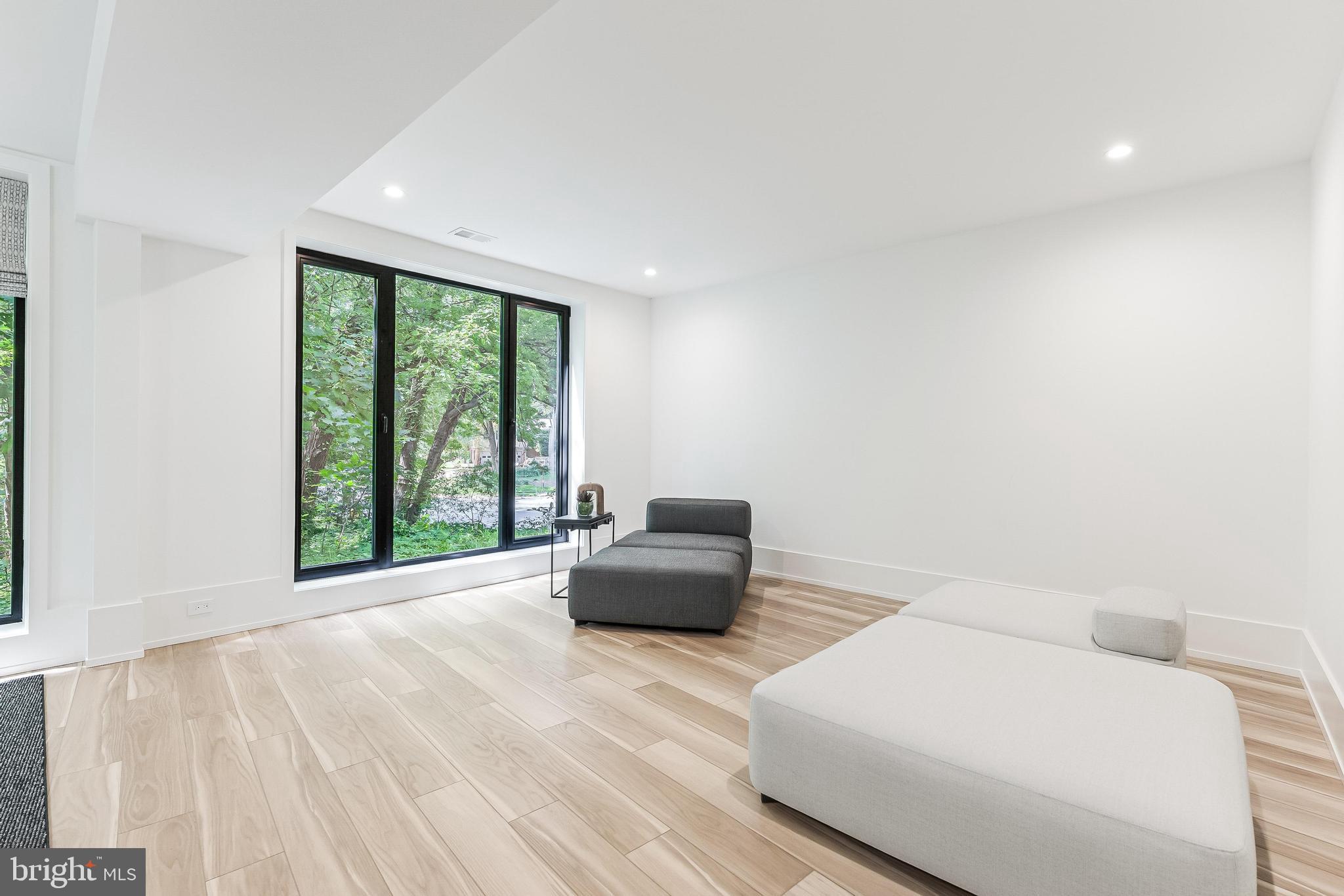 BELLEVUE FOREST - Residential