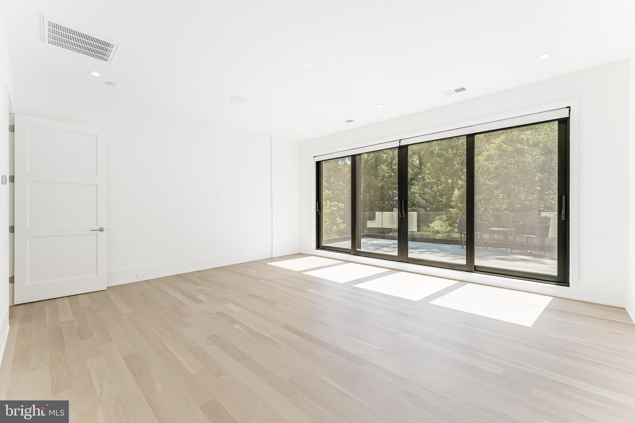 BELLEVUE FOREST - Residential