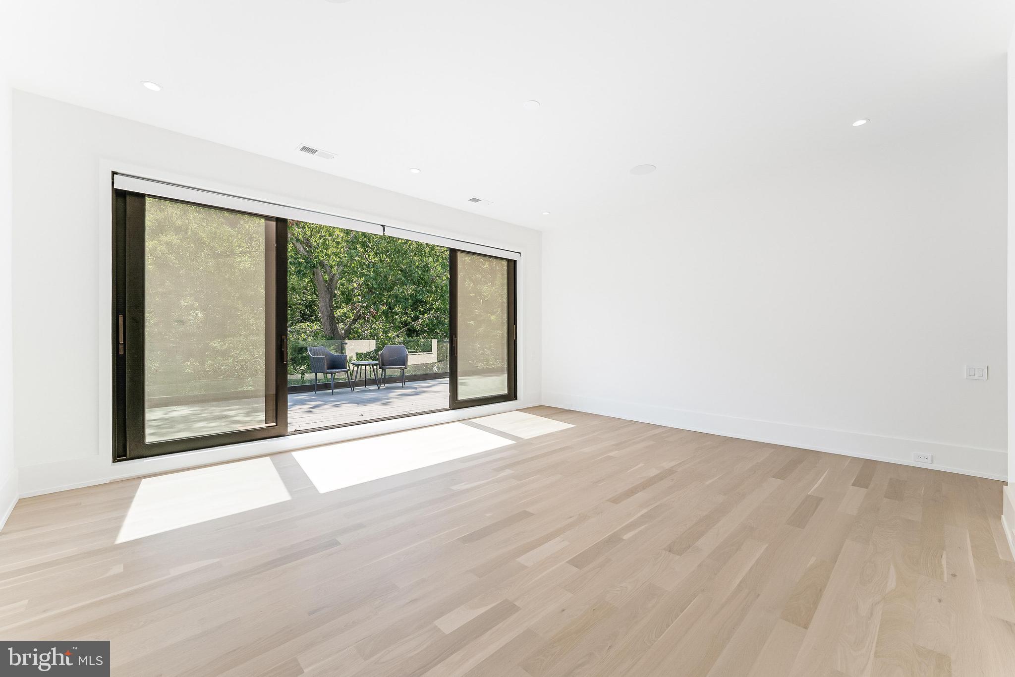 BELLEVUE FOREST - Residential