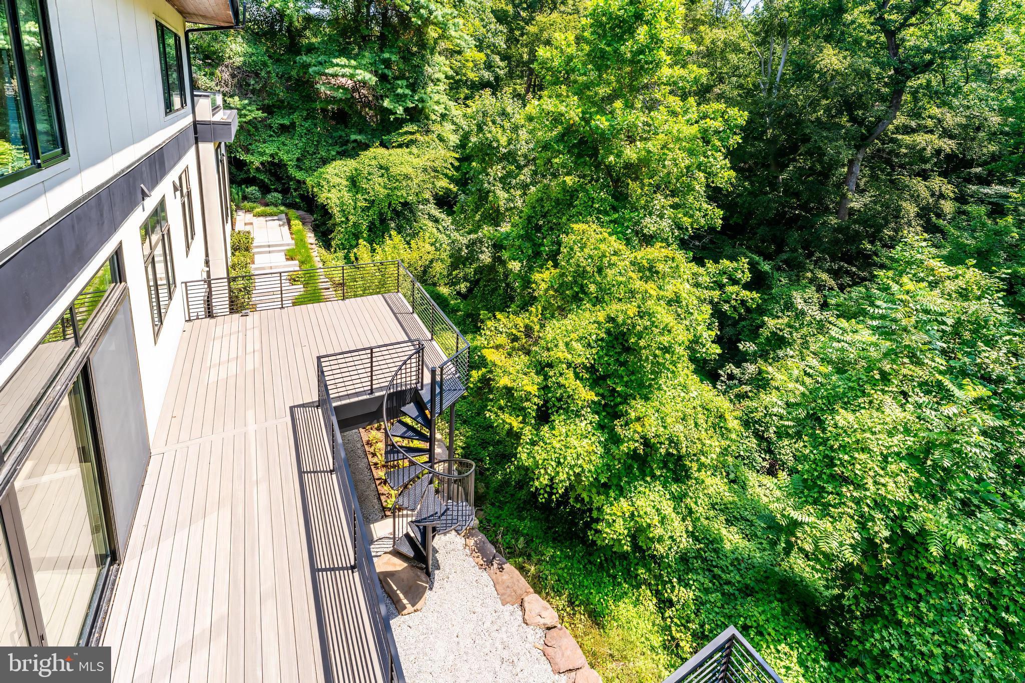 BELLEVUE FOREST - Residential