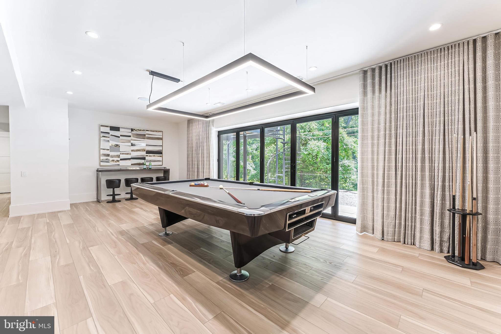 BELLEVUE FOREST - Residential