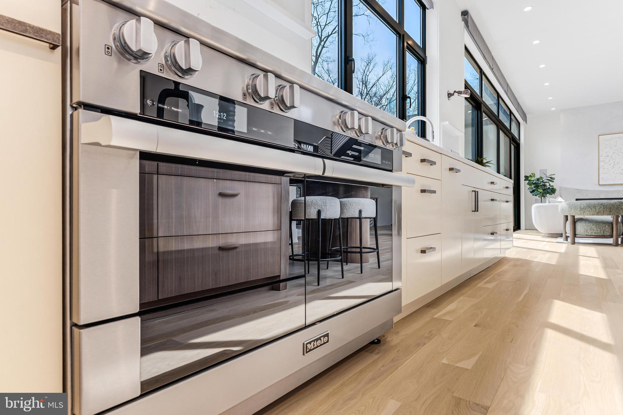 BELLEVUE FOREST - Residential