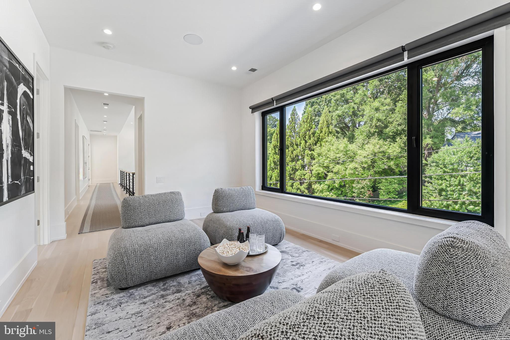 BELLEVUE FOREST - Residential