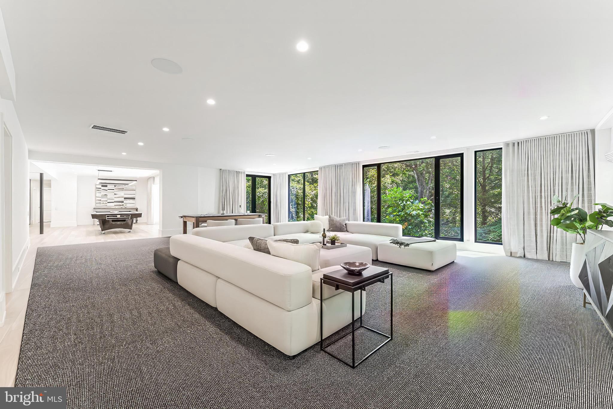 BELLEVUE FOREST - Residential