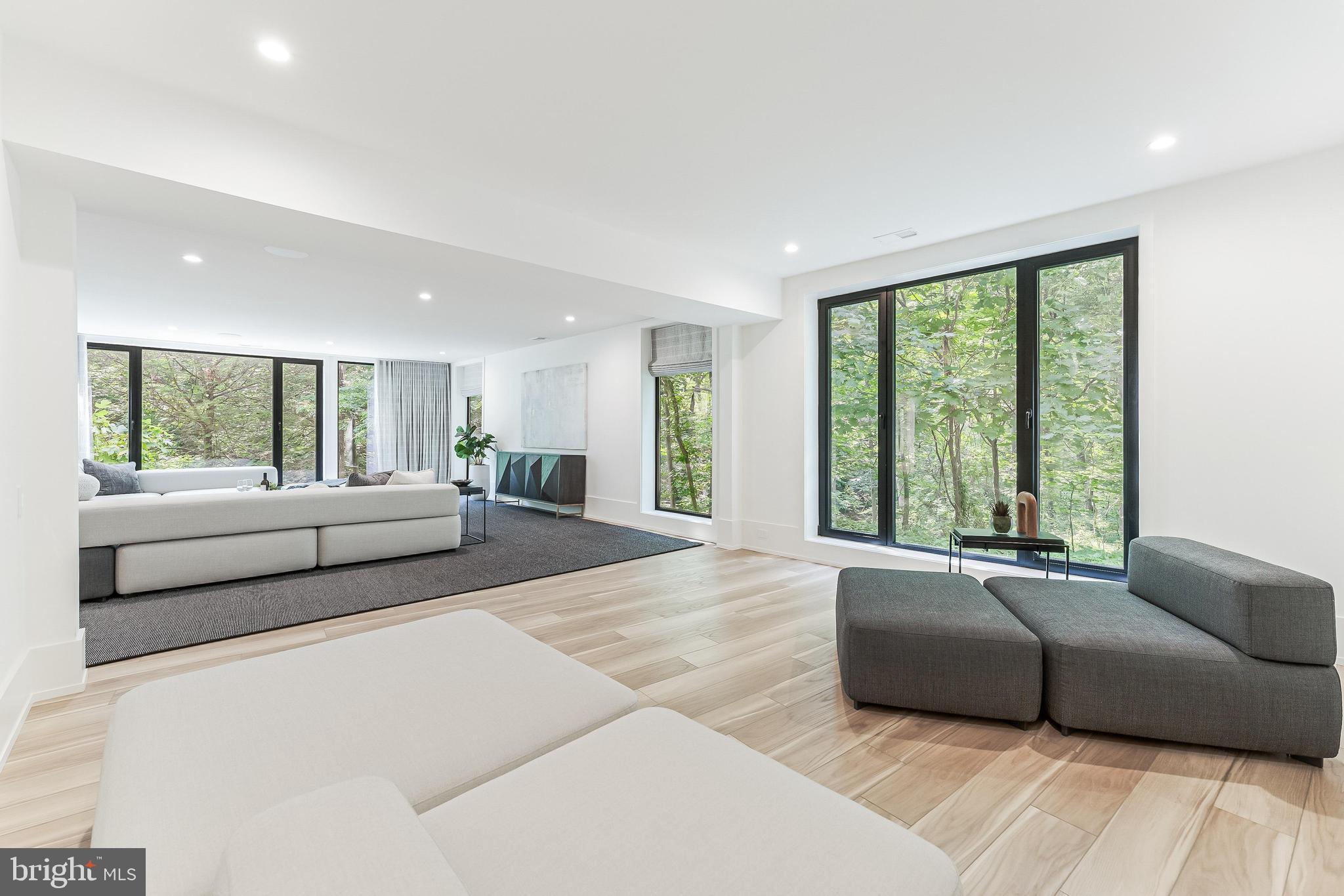 BELLEVUE FOREST - Residential