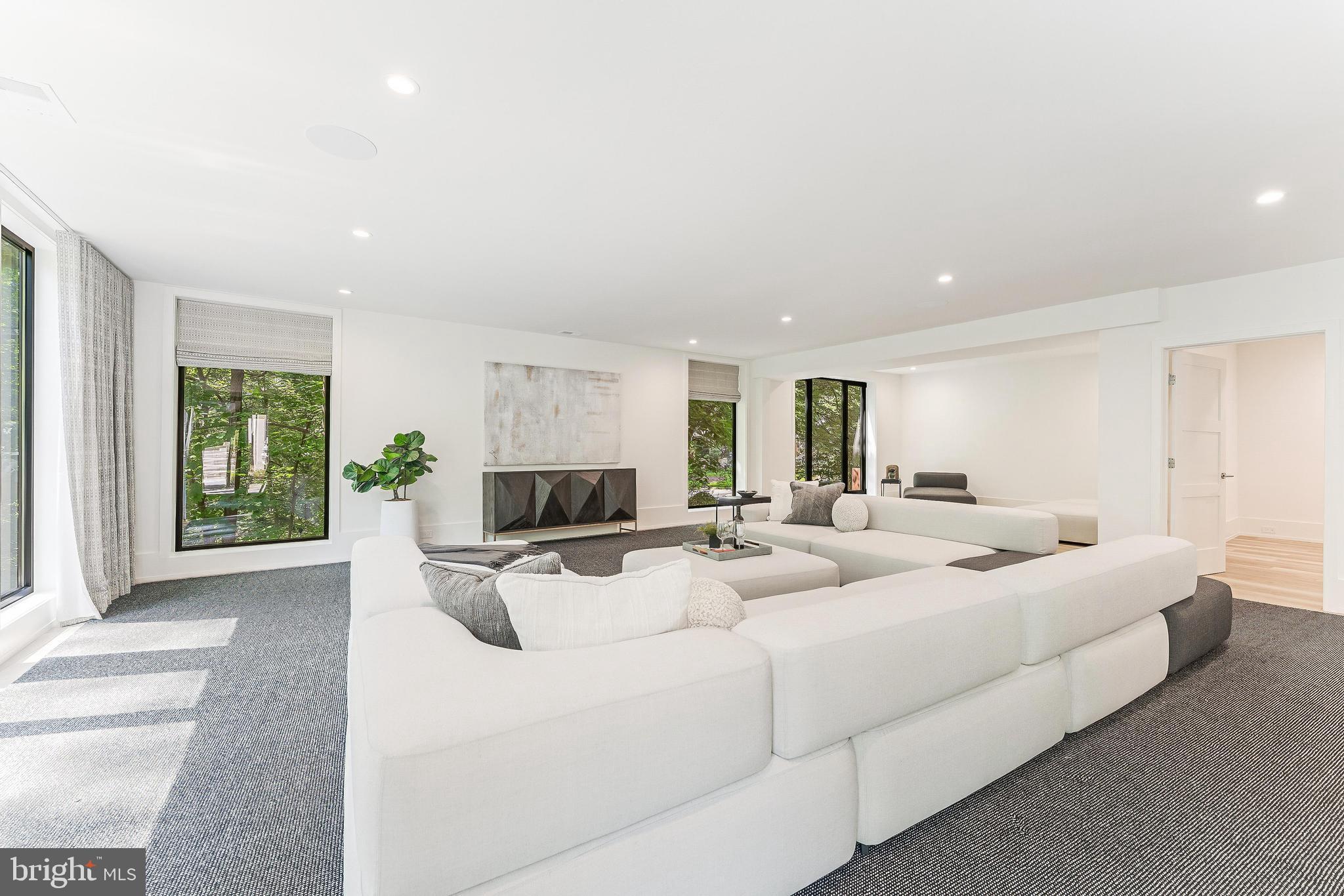 BELLEVUE FOREST - Residential