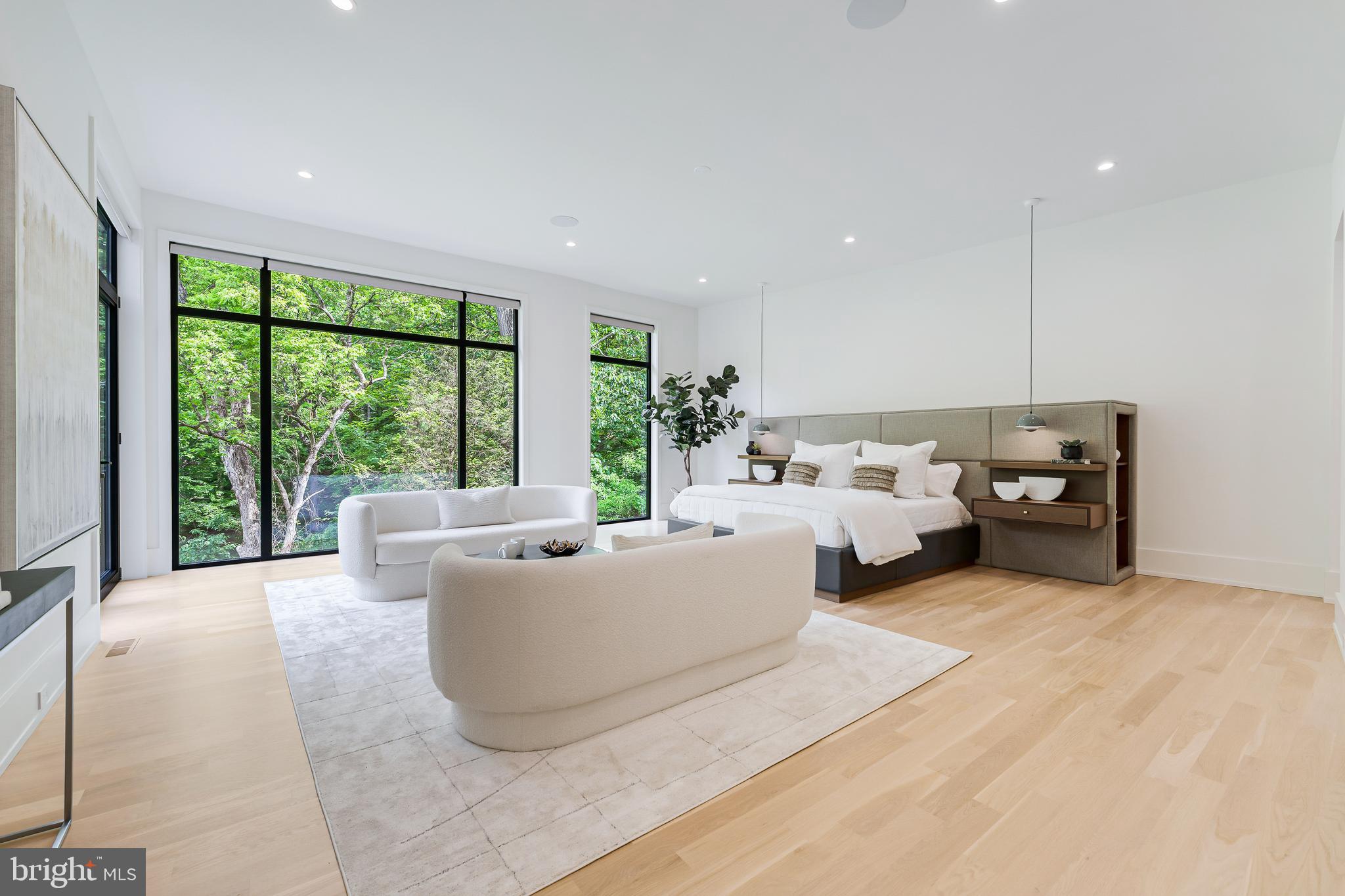 BELLEVUE FOREST - Residential