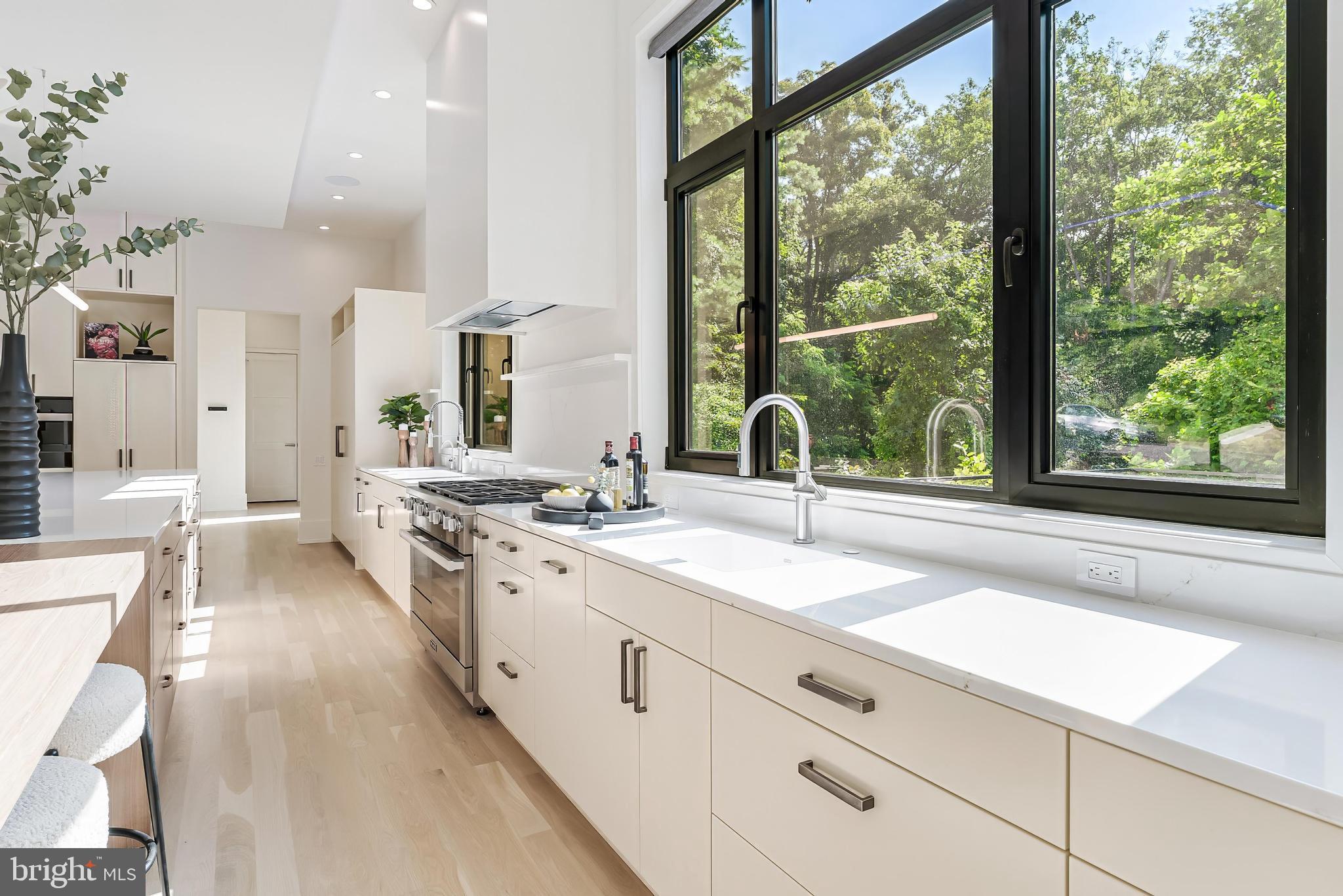 BELLEVUE FOREST - Residential