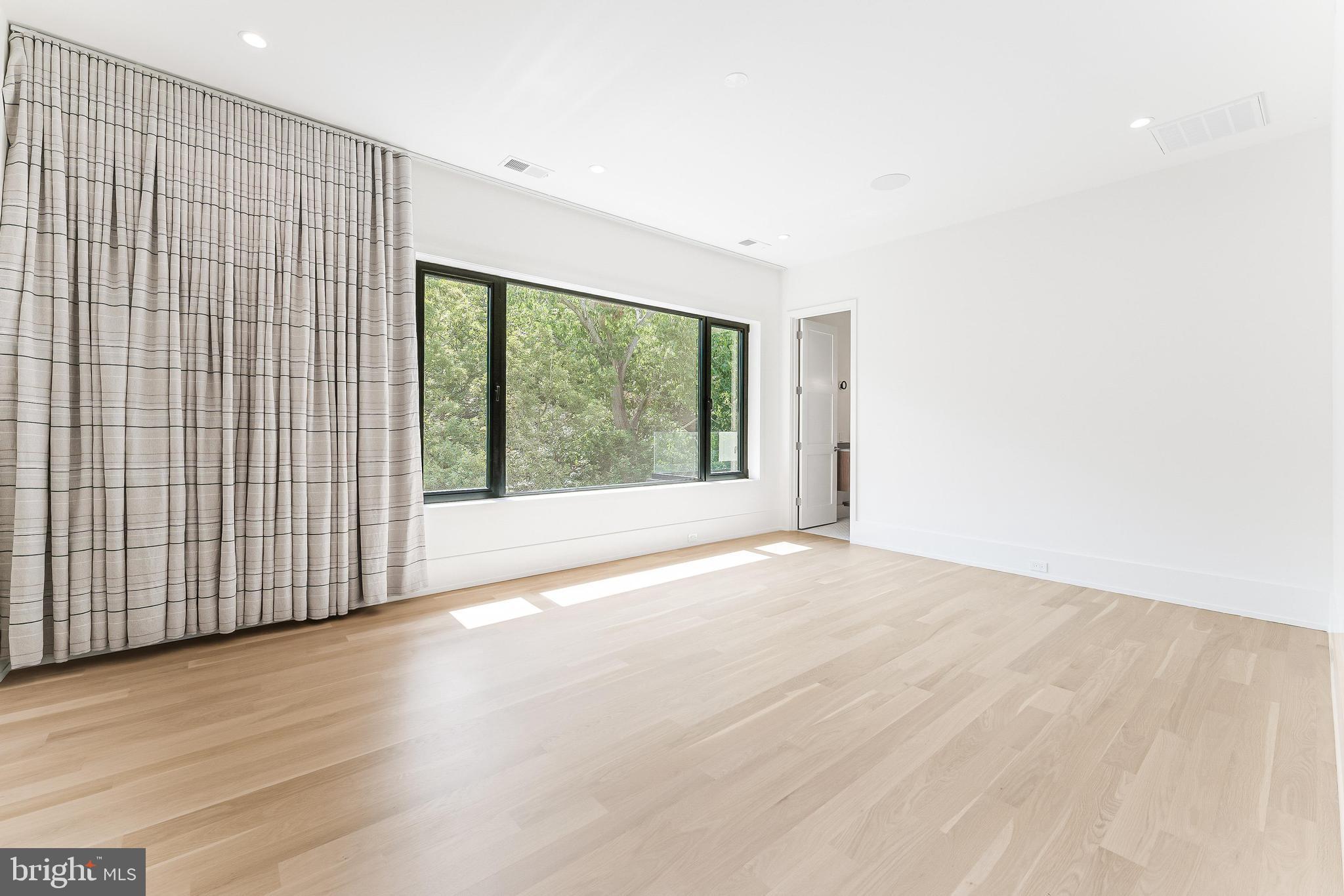 BELLEVUE FOREST - Residential