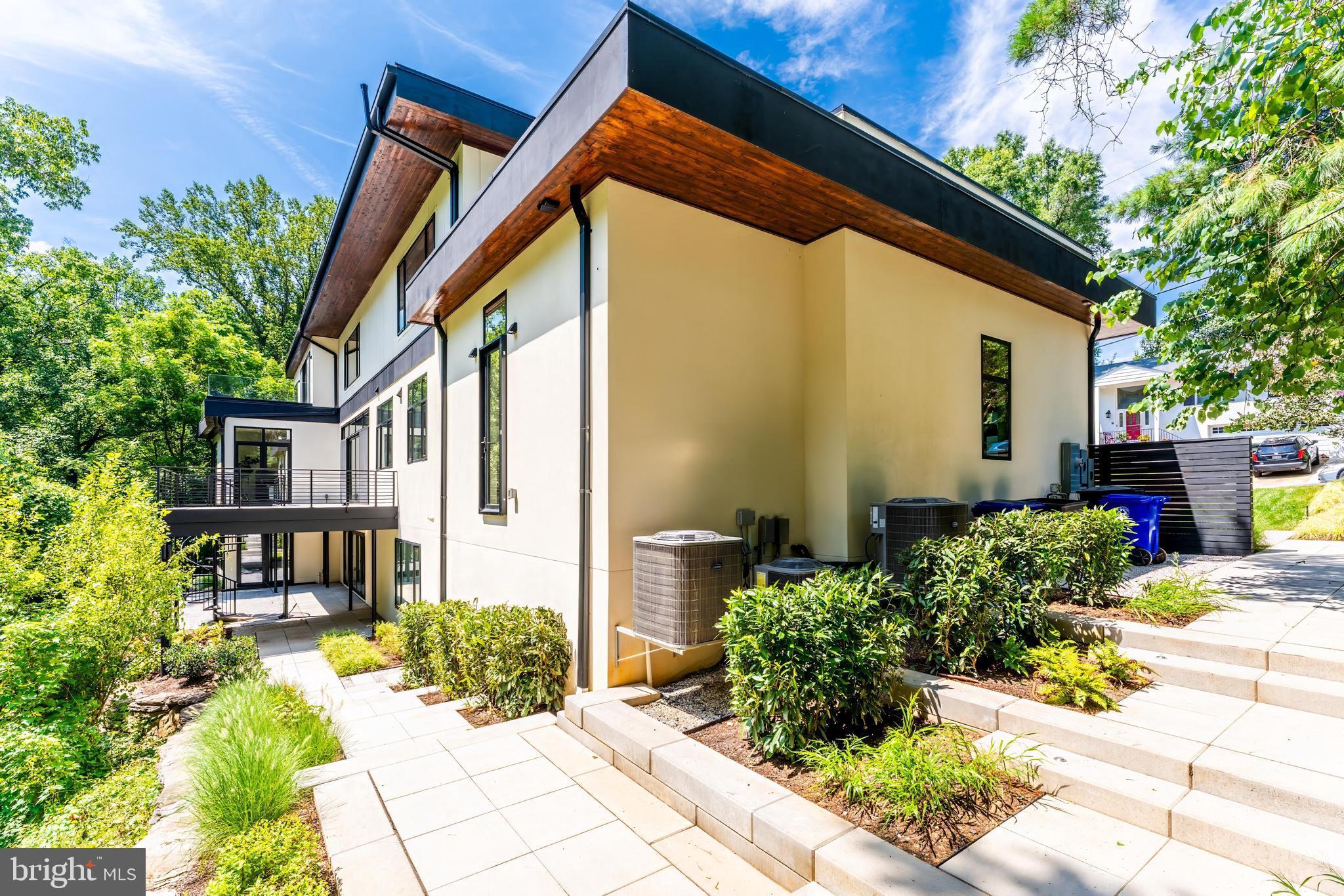 BELLEVUE FOREST - Residential