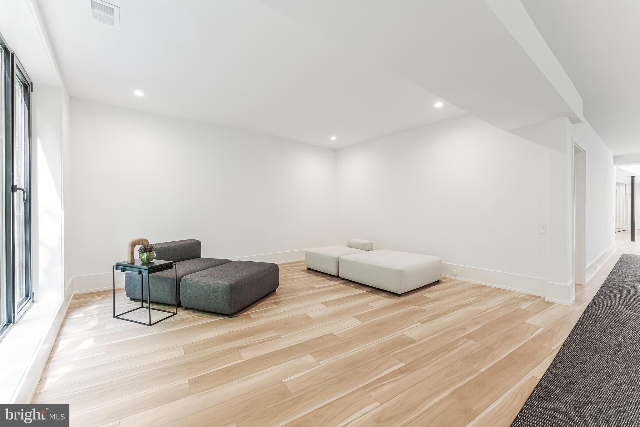 BELLEVUE FOREST - Residential