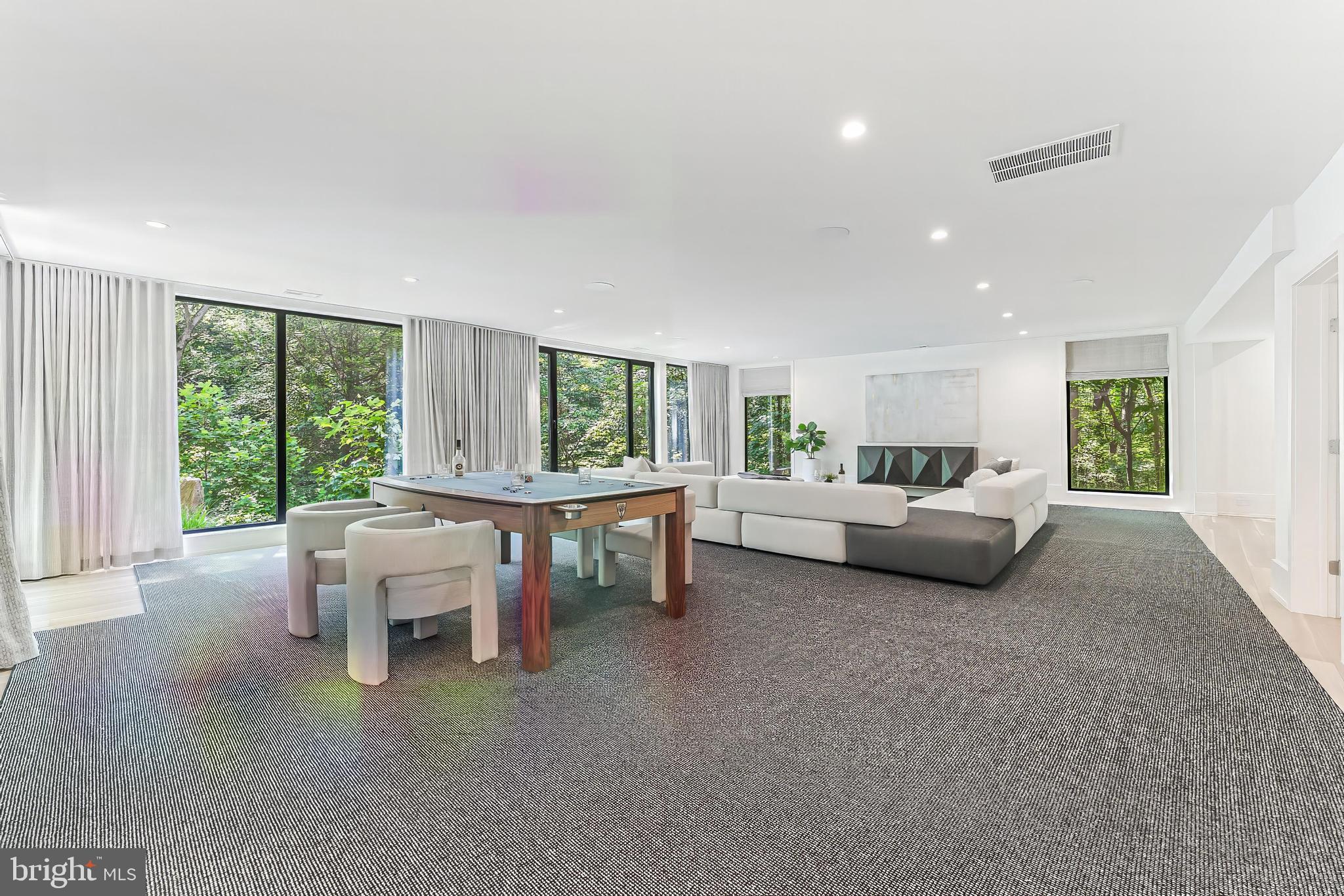 BELLEVUE FOREST - Residential