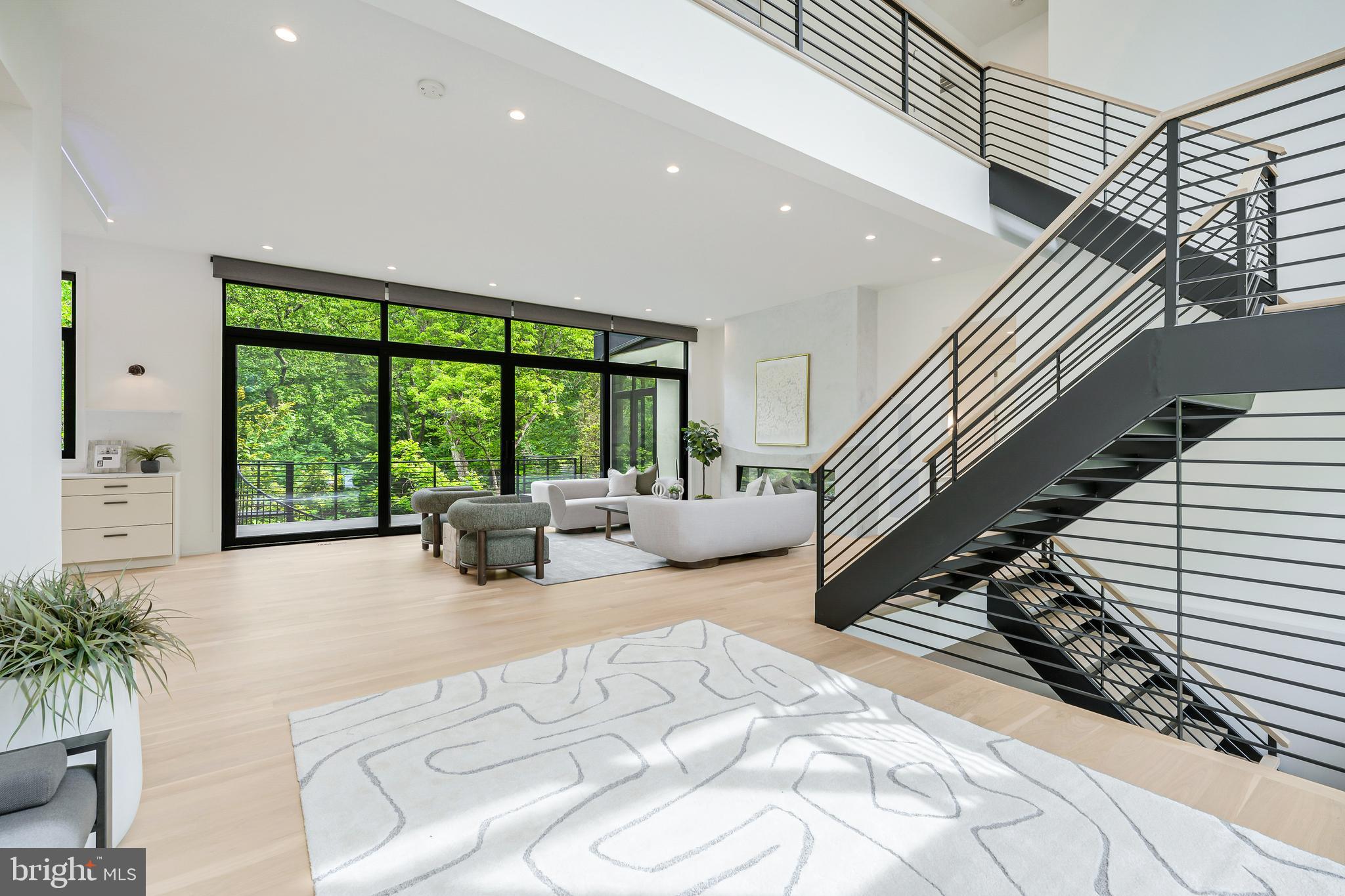 BELLEVUE FOREST - Residential