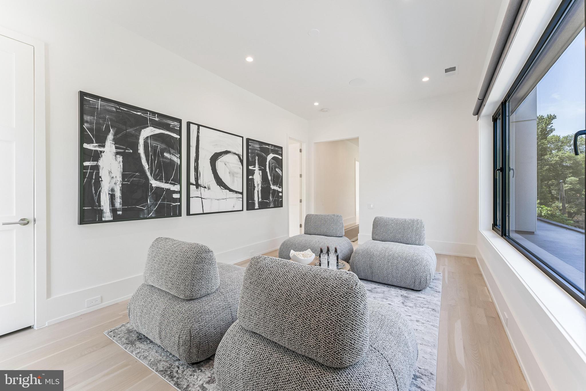 BELLEVUE FOREST - Residential