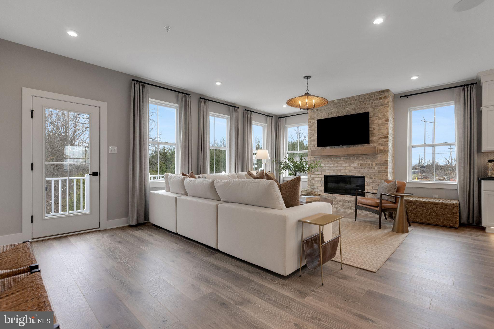 WESTVIEW SQUARE - Residential