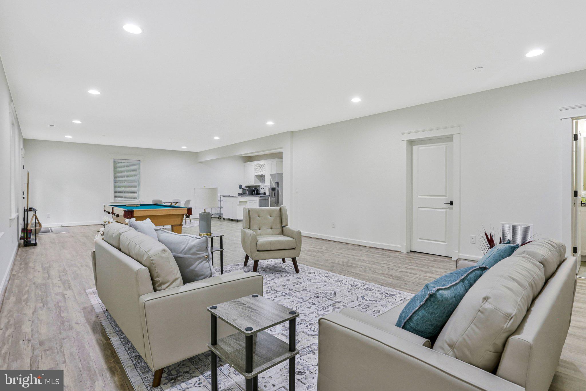 DIVINES CHESTERBROOK - Residential