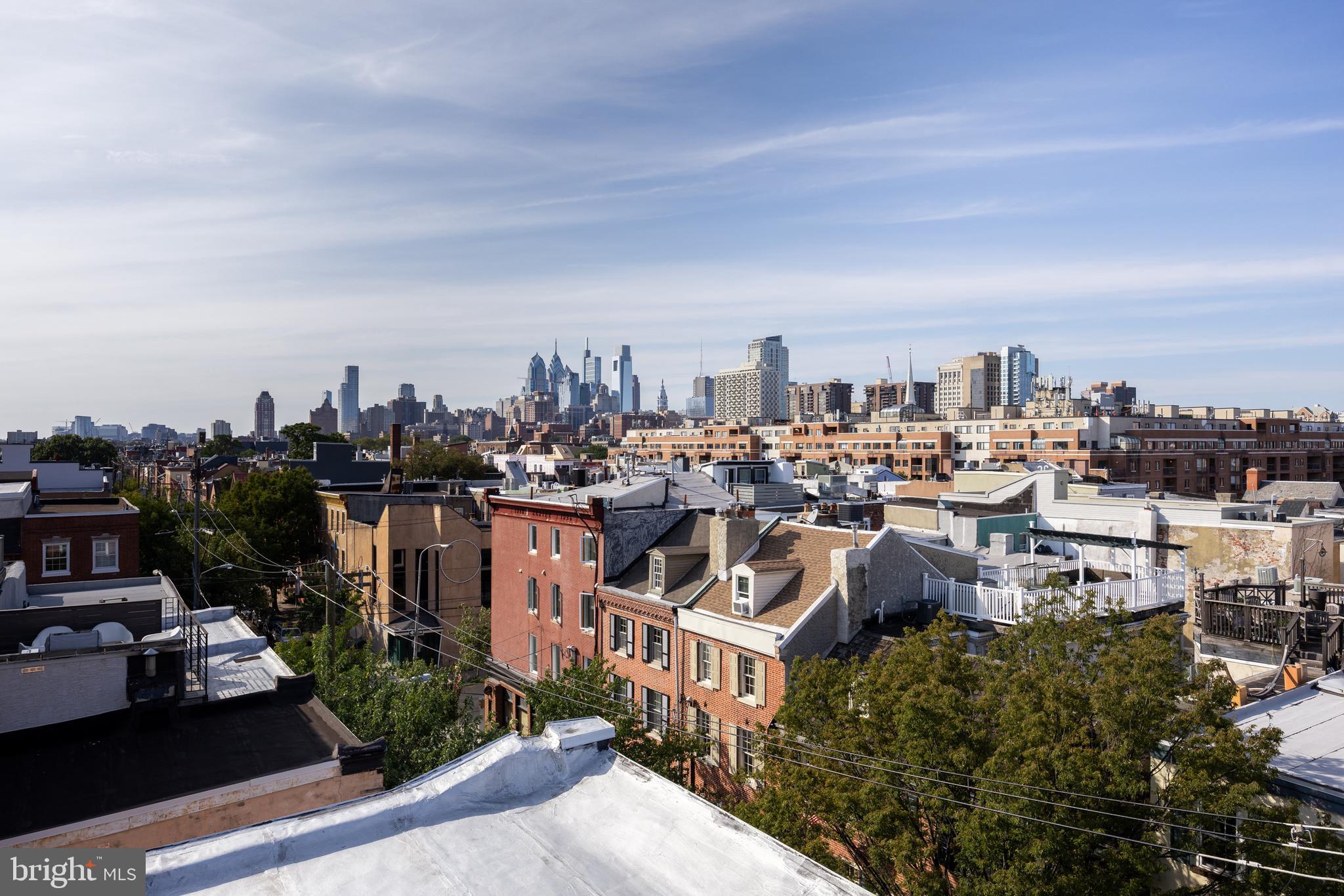 QUEEN VILLAGE - Residential