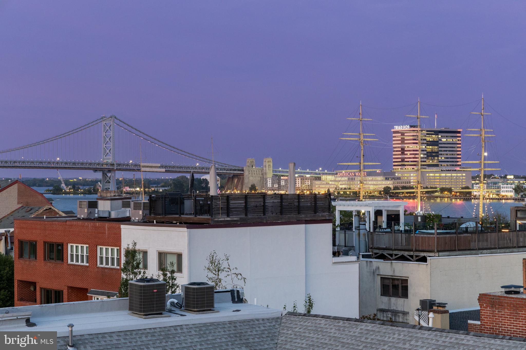QUEEN VILLAGE - Residential