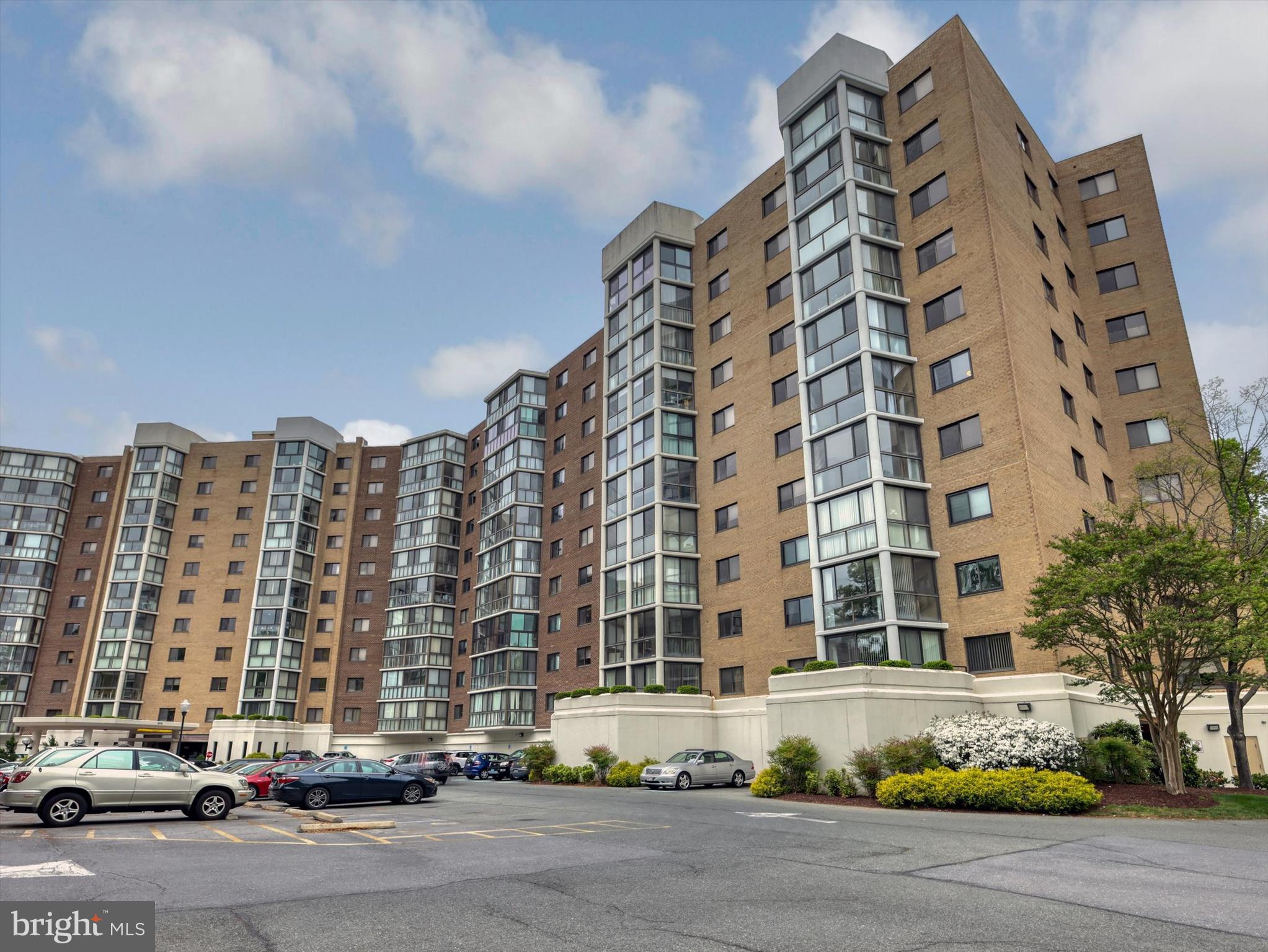 LEISURE WORLD - Residential
